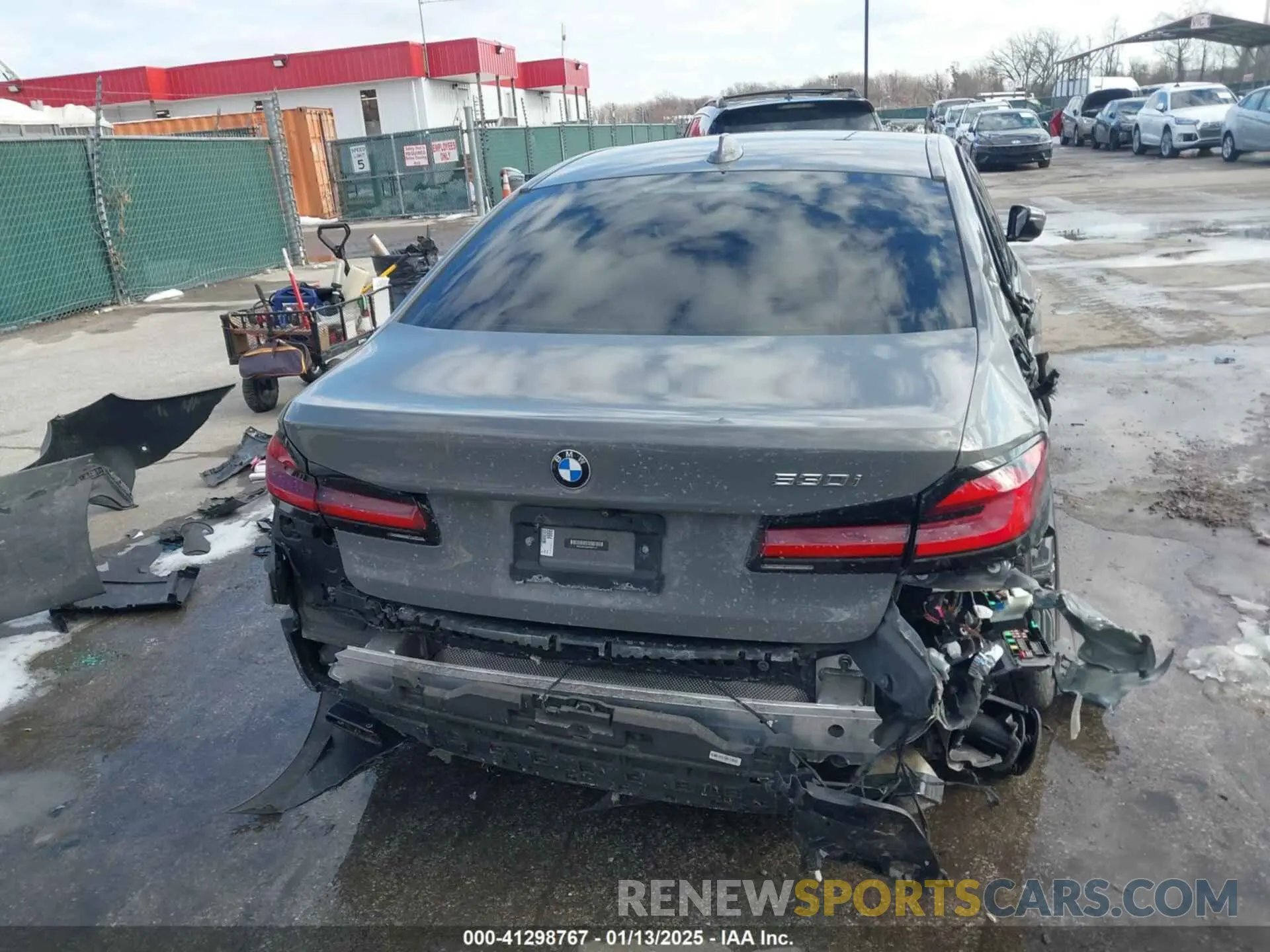 16 fotografías del automóvil dañado WBA53BH09MWW97147 BMW 530I 2021