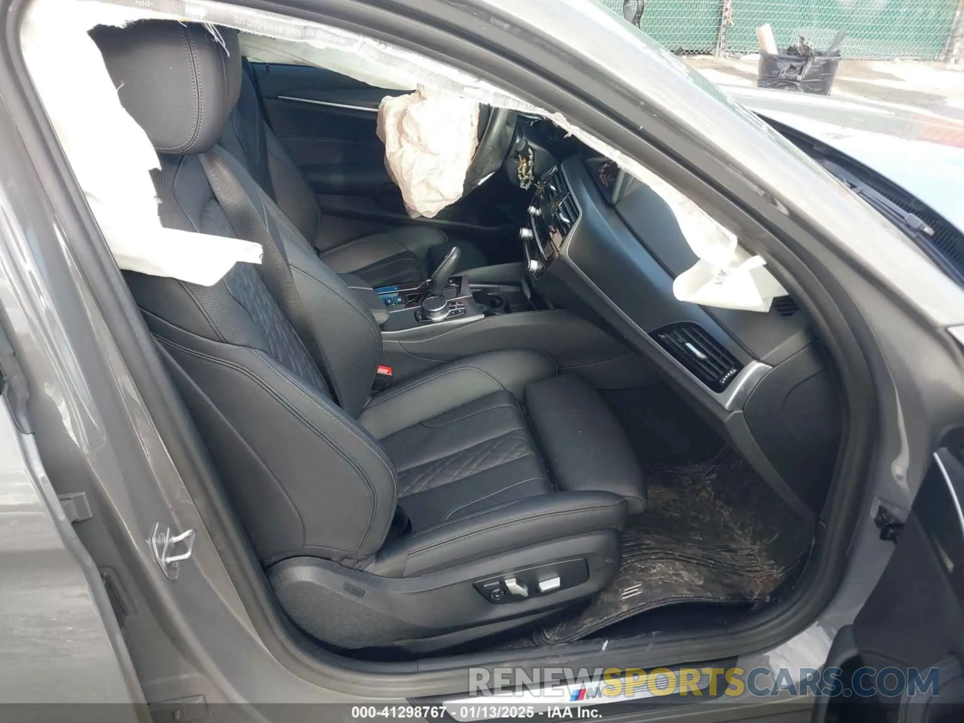 5 fotografías del automóvil dañado WBA53BH09MWW97147 BMW 530I 2021
