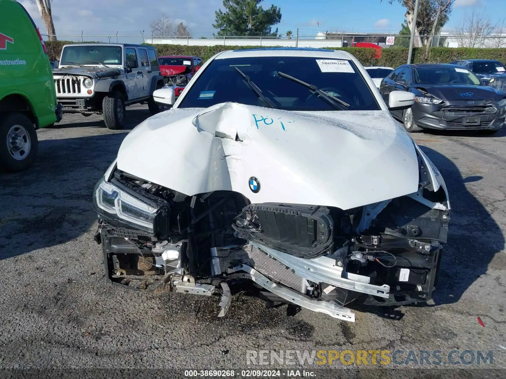 12 fotografías del automóvil dañado WBA53BH08PWY10722 BMW 530I 2023