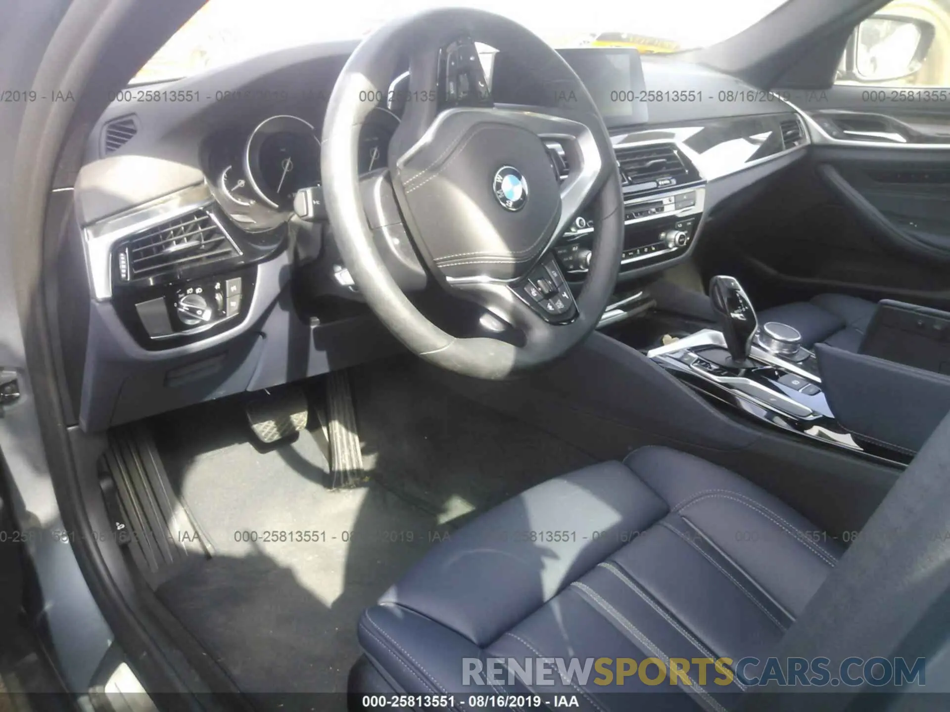 5 fotografías del automóvil dañado WBAJE7C52KWW16544 BMW 540 2019