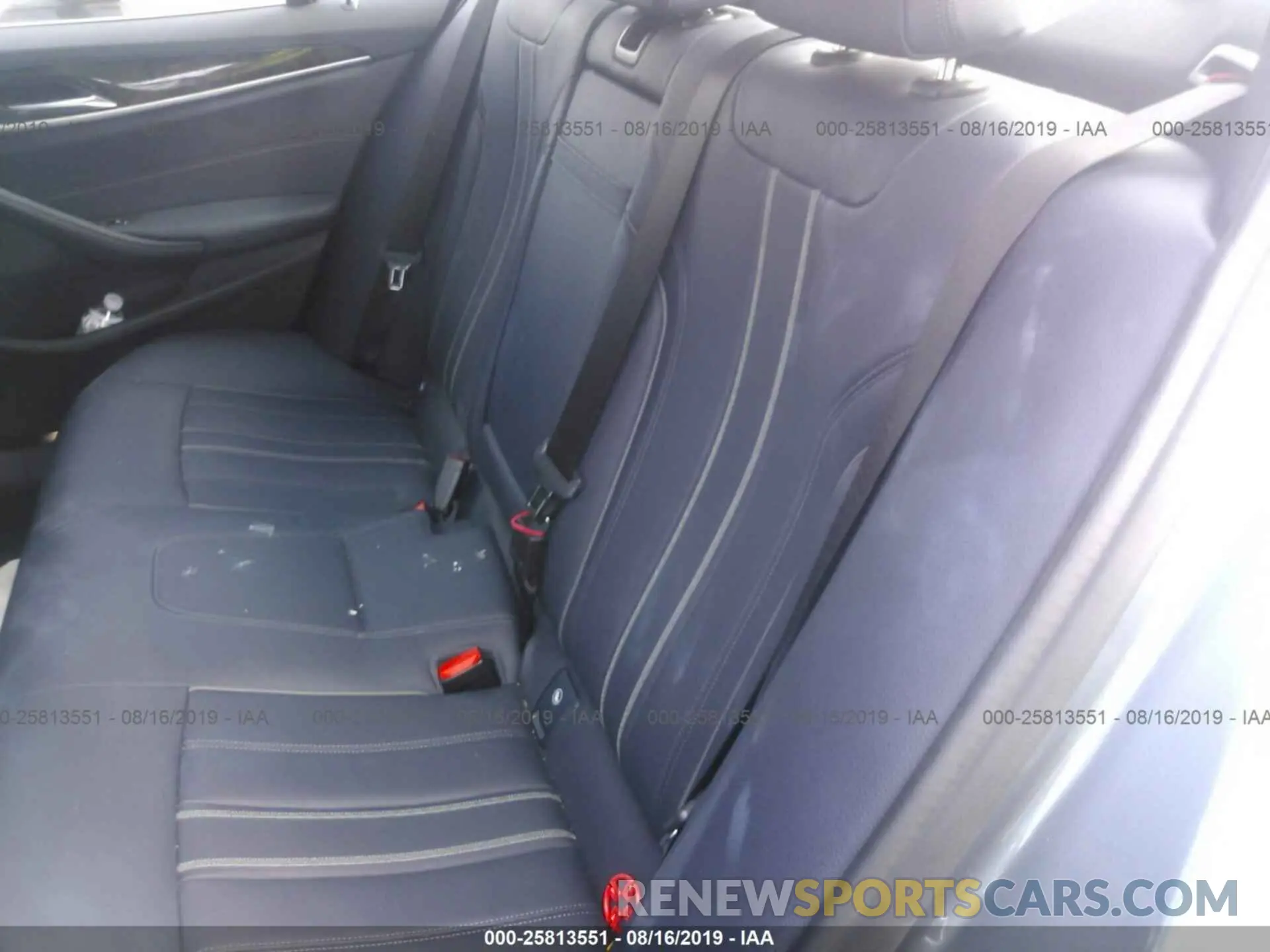 8 fotografías del automóvil dañado WBAJE7C52KWW16544 BMW 540 2019