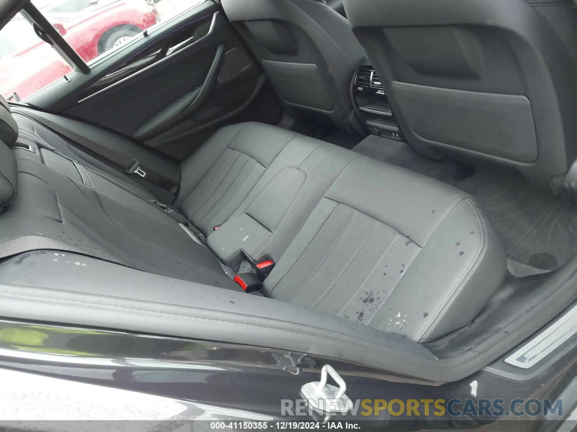 8 fotografías del automóvil dañado WBA73BJ05NCJ87111 BMW 540 2022