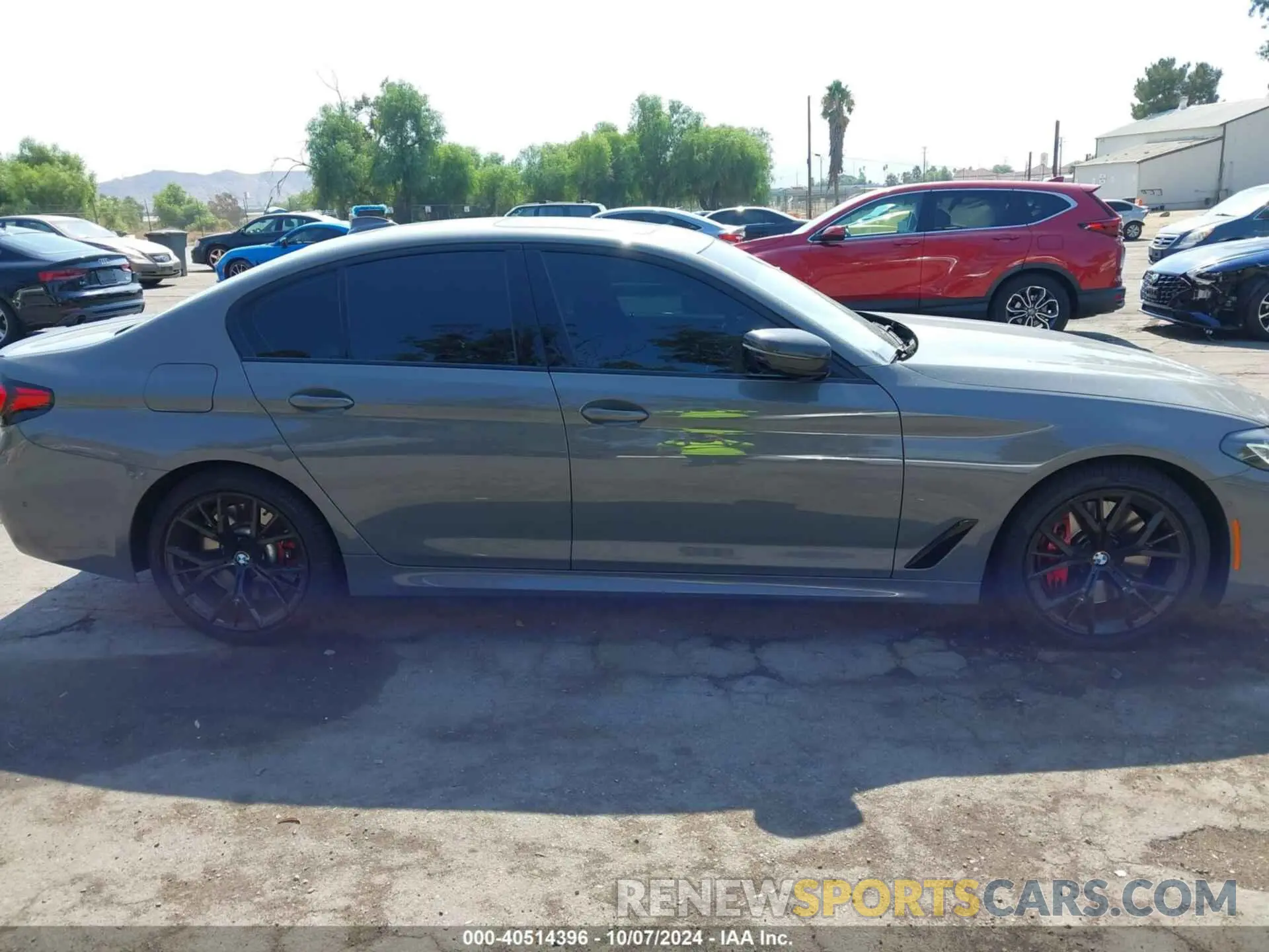 13 fotografías del automóvil dañado WBA73BJ06NCK24635 BMW 540 2022