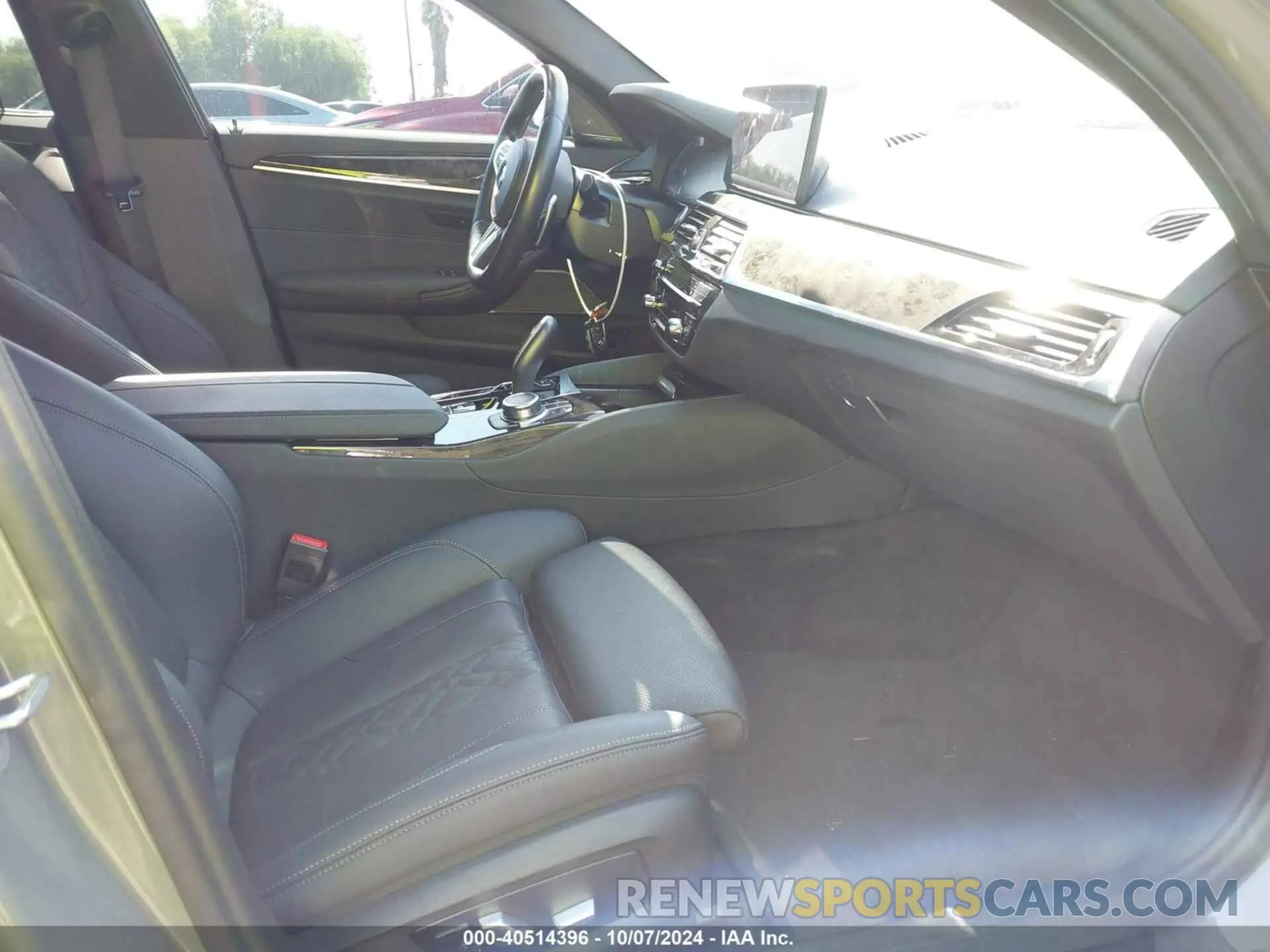 5 fotografías del automóvil dañado WBA73BJ06NCK24635 BMW 540 2022