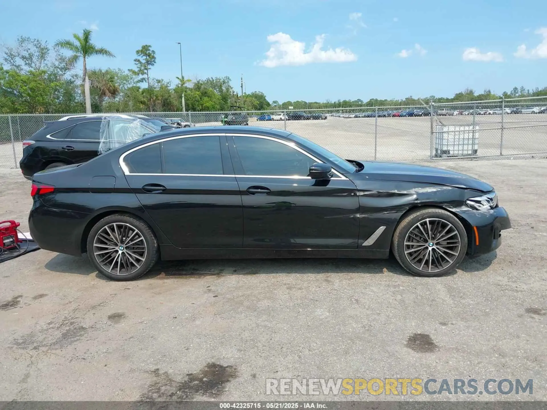 13 fotografías del automóvil dañado WBA53BJ04PWX97851 BMW 540 2023
