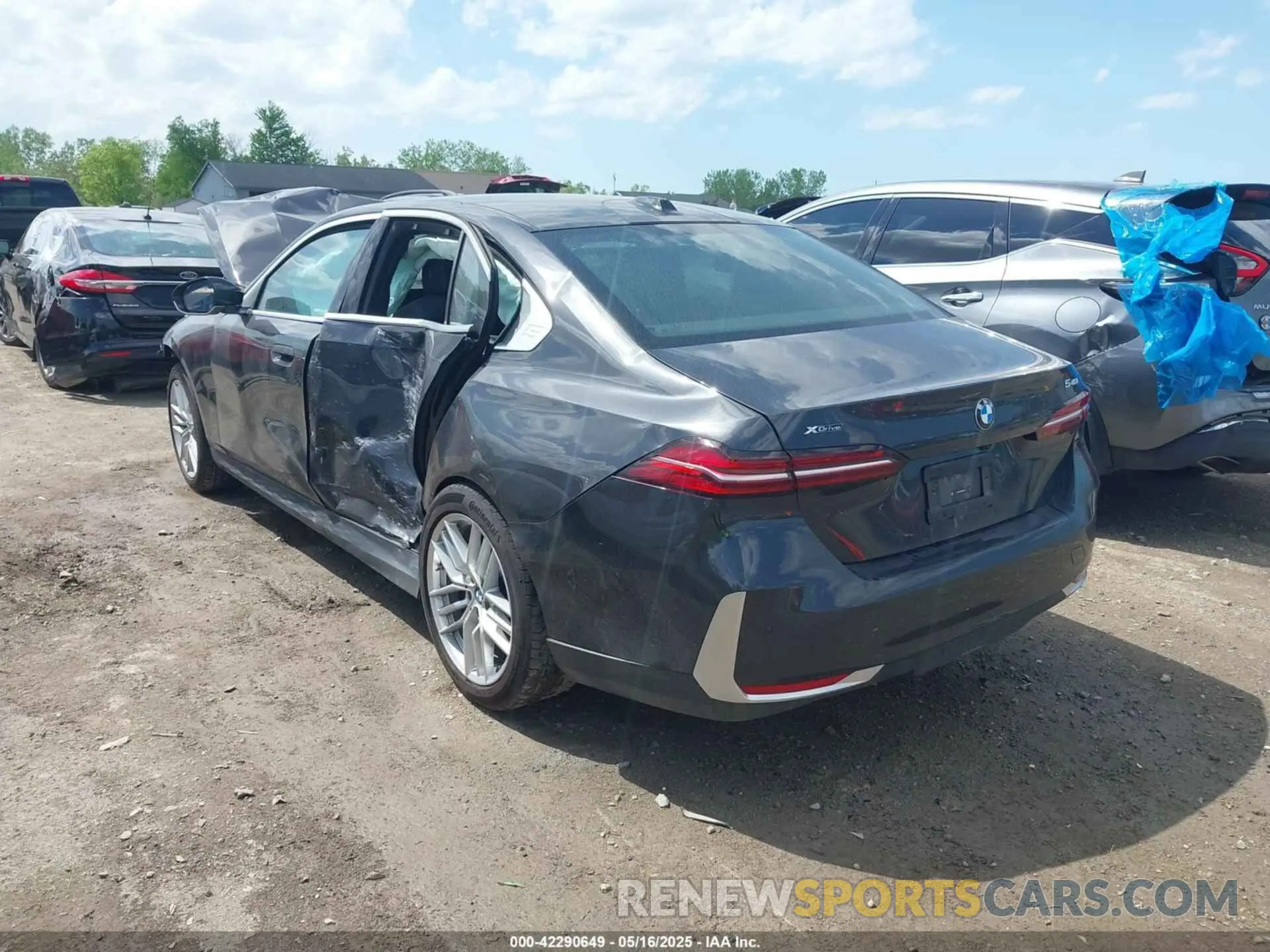 3 fotografías del automóvil dañado WBA63FJ03RCR11712 BMW 540 2024