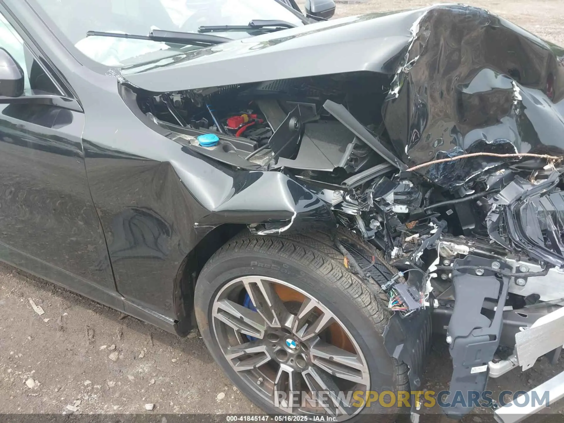 18 fotografías del automóvil dañado WBA63FJ08RCS61047 BMW 540 2024