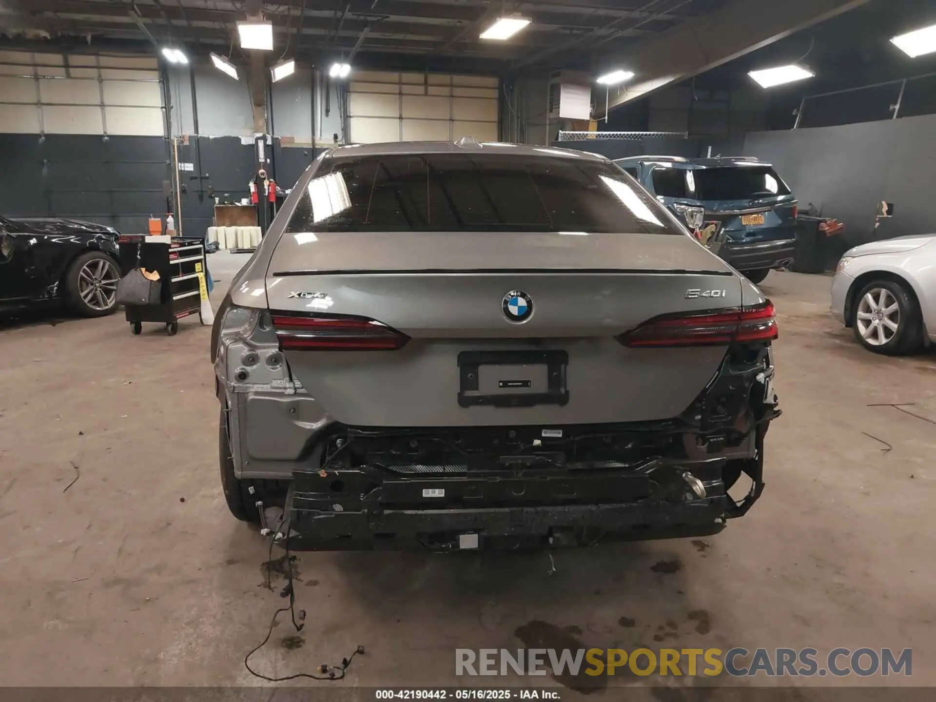 17 fotografías del automóvil dañado WBA63FJ03SCU10678 BMW 540 2025