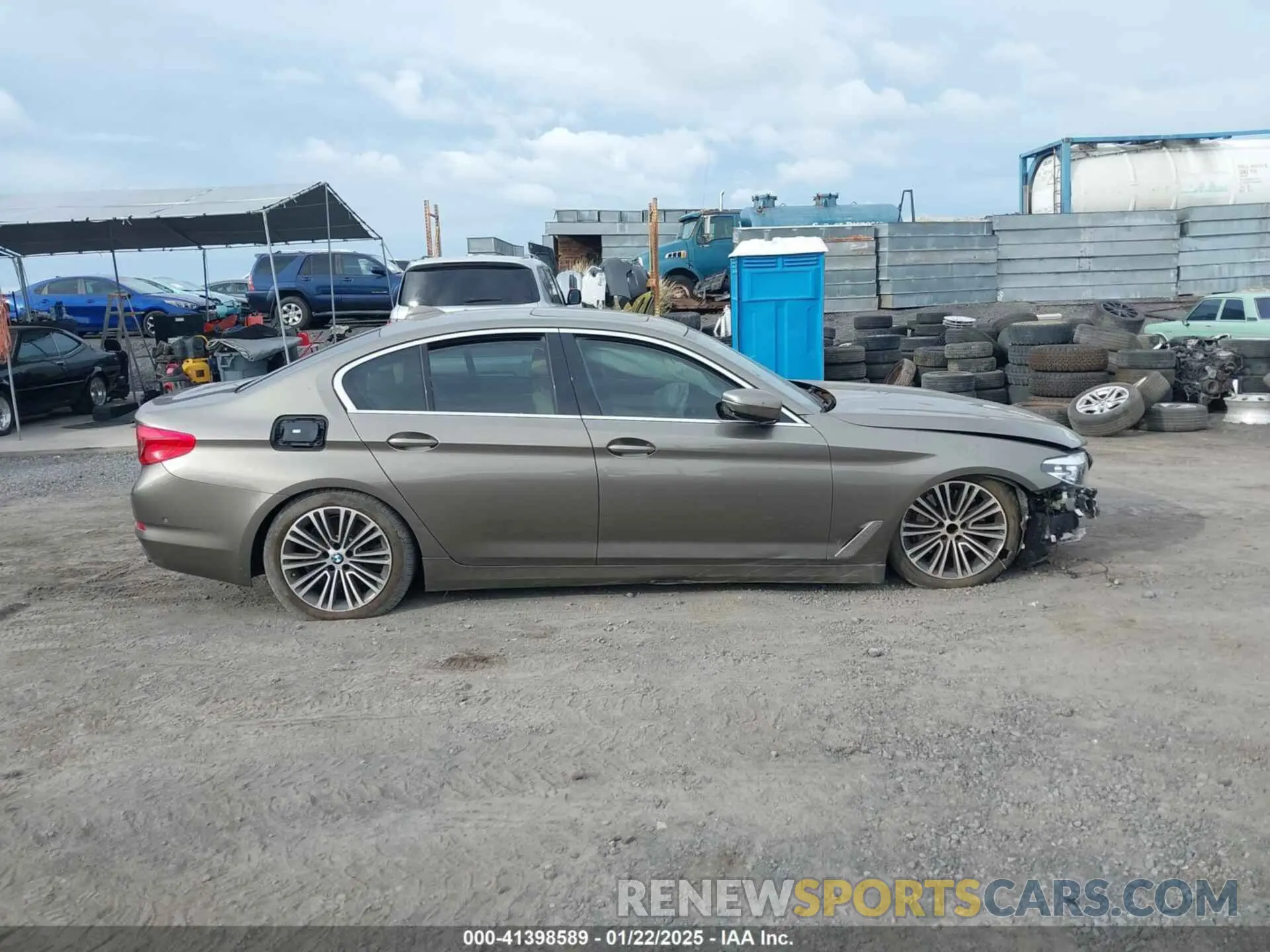 13 fotografías del automóvil dañado WBAJE5C52KWA98653 BMW 540I 2019