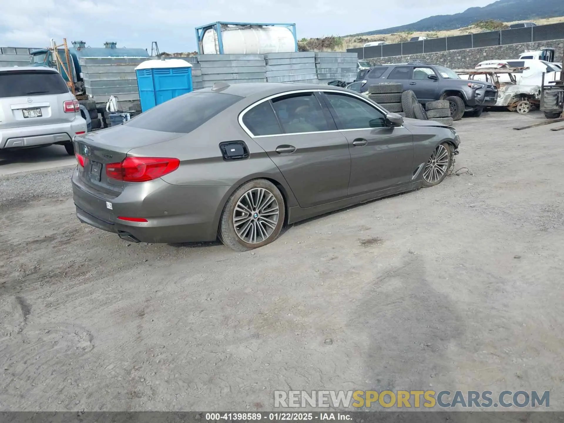 4 fotografías del automóvil dañado WBAJE5C52KWA98653 BMW 540I 2019