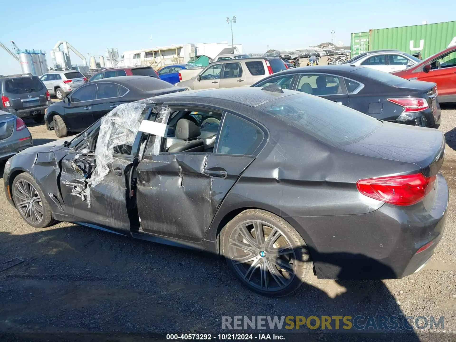 14 fotografías del automóvil dañado WBAJE5C53KG919699 BMW 540I 2019