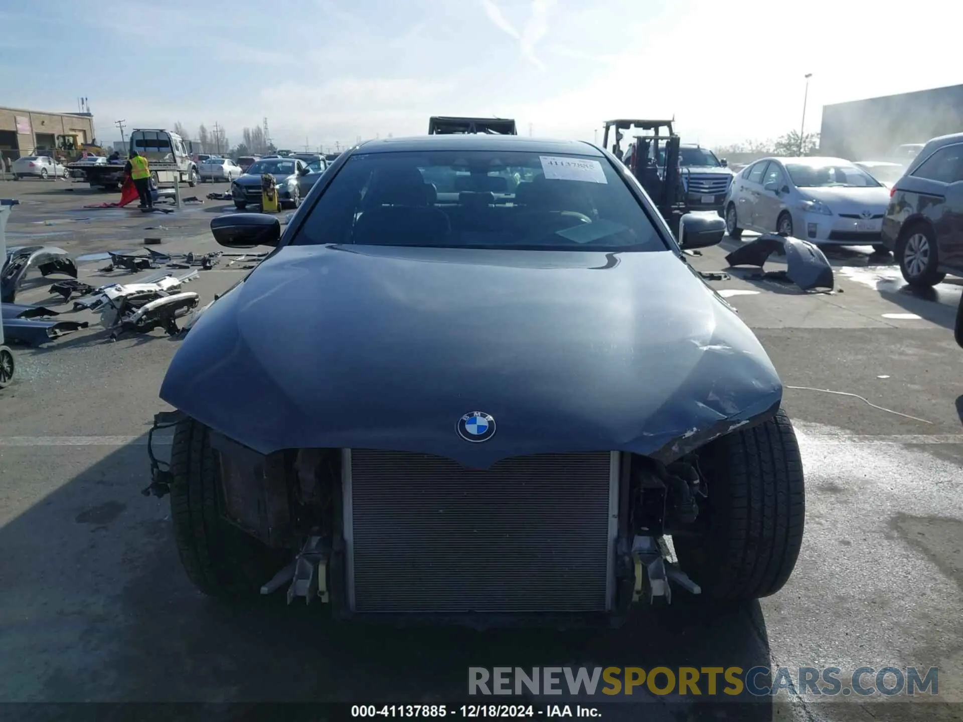 13 fotografías del automóvil dañado WBAJE5C53KWE66225 BMW 540I 2019