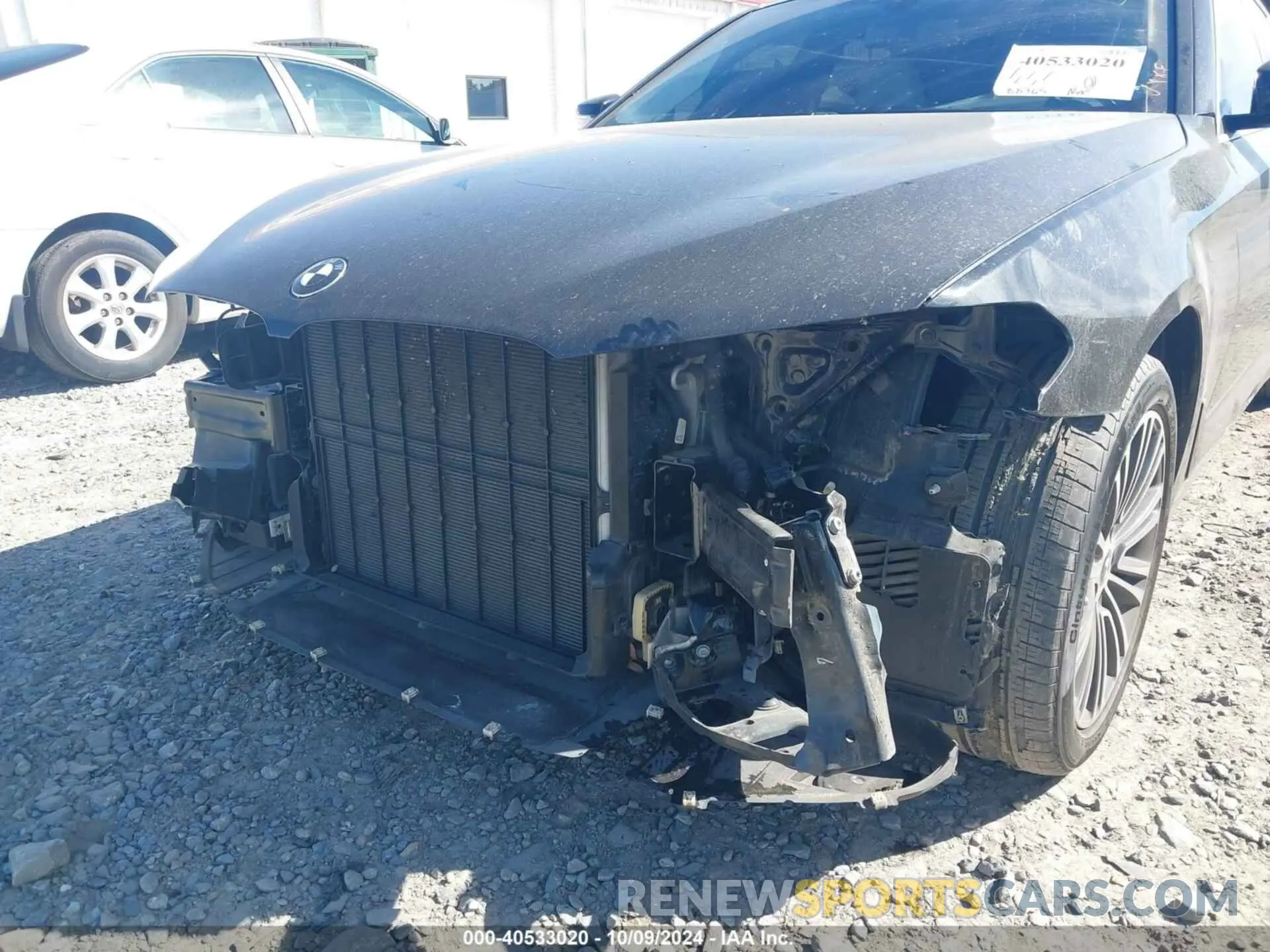 19 fotografías del automóvil dañado WBAJE5C55KG919364 BMW 540I 2019