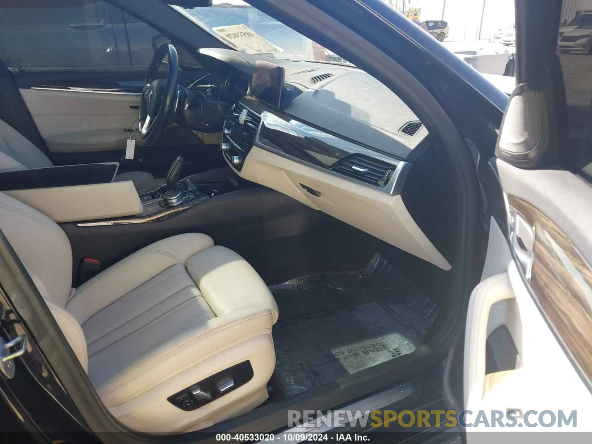 5 fotografías del automóvil dañado WBAJE5C55KG919364 BMW 540I 2019