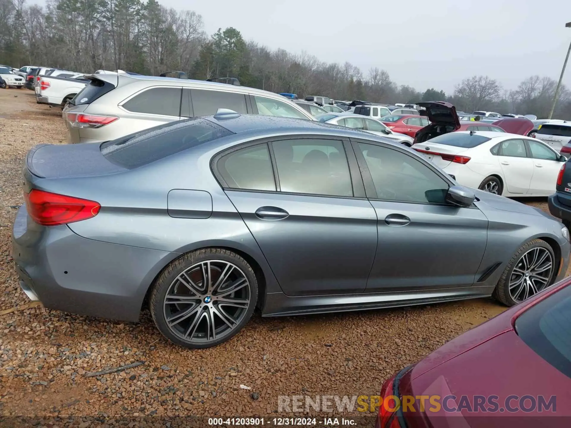 13 fotografías del automóvil dañado WBAJE5C55KWW09916 BMW 540I 2019