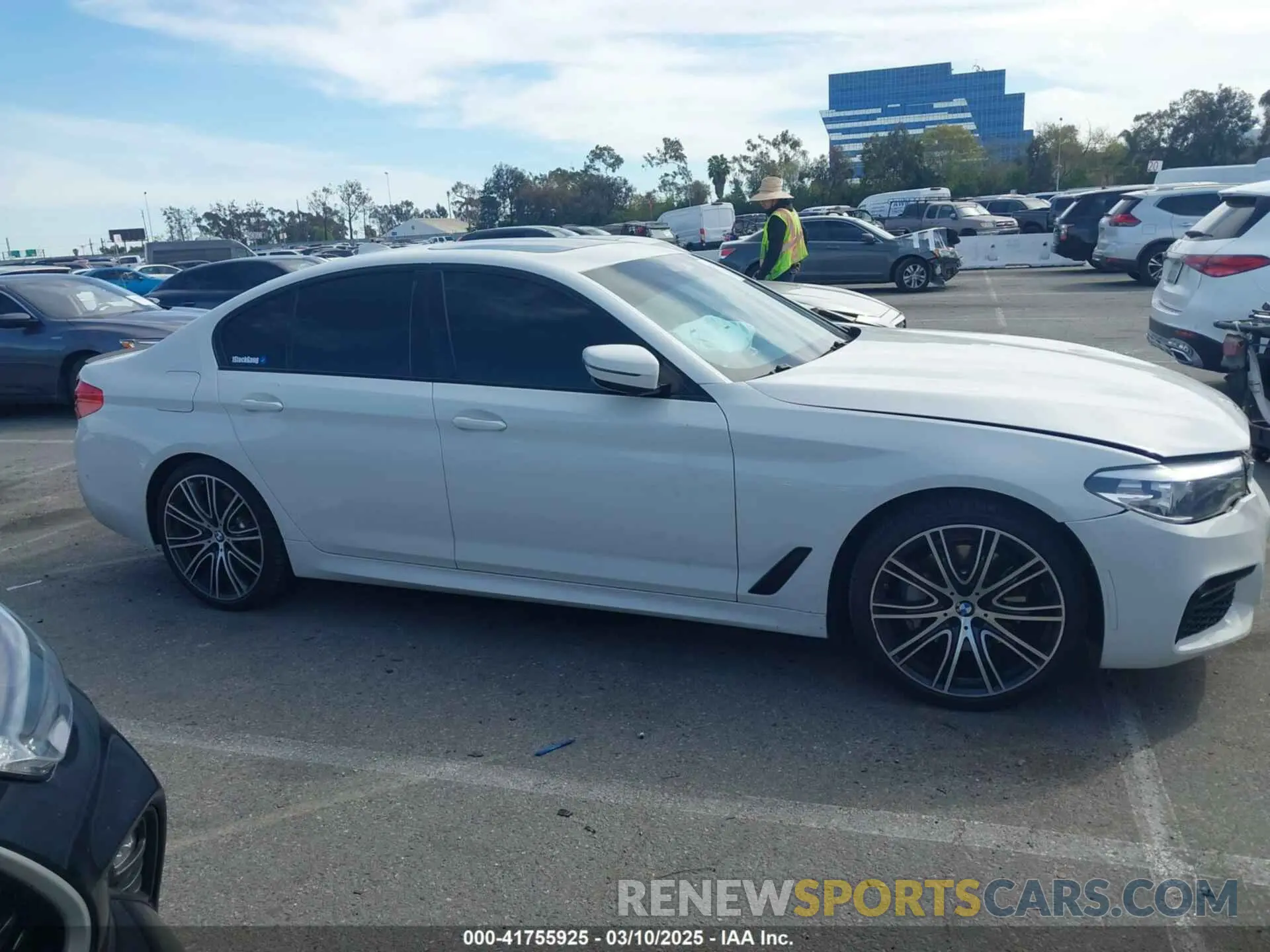 13 fotografías del automóvil dañado WBAJE5C55KWW18387 BMW 540I 2019