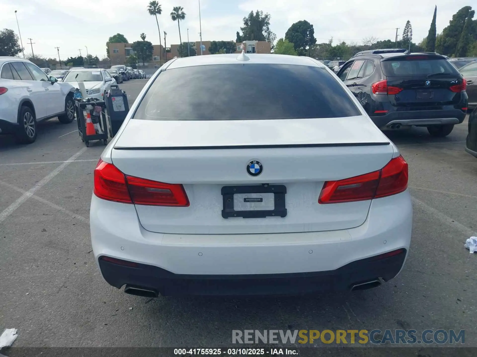 16 fotografías del automóvil dañado WBAJE5C55KWW18387 BMW 540I 2019