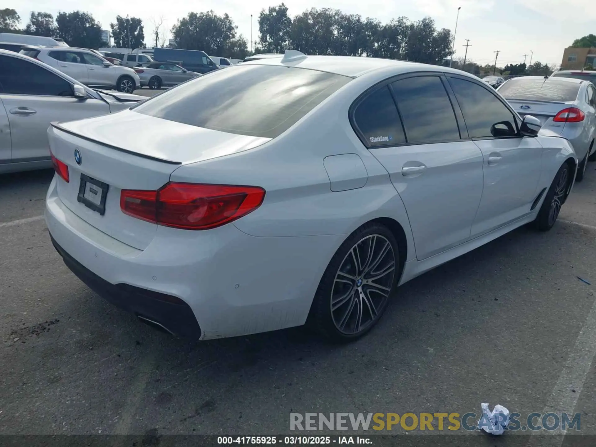 4 fotografías del automóvil dañado WBAJE5C55KWW18387 BMW 540I 2019