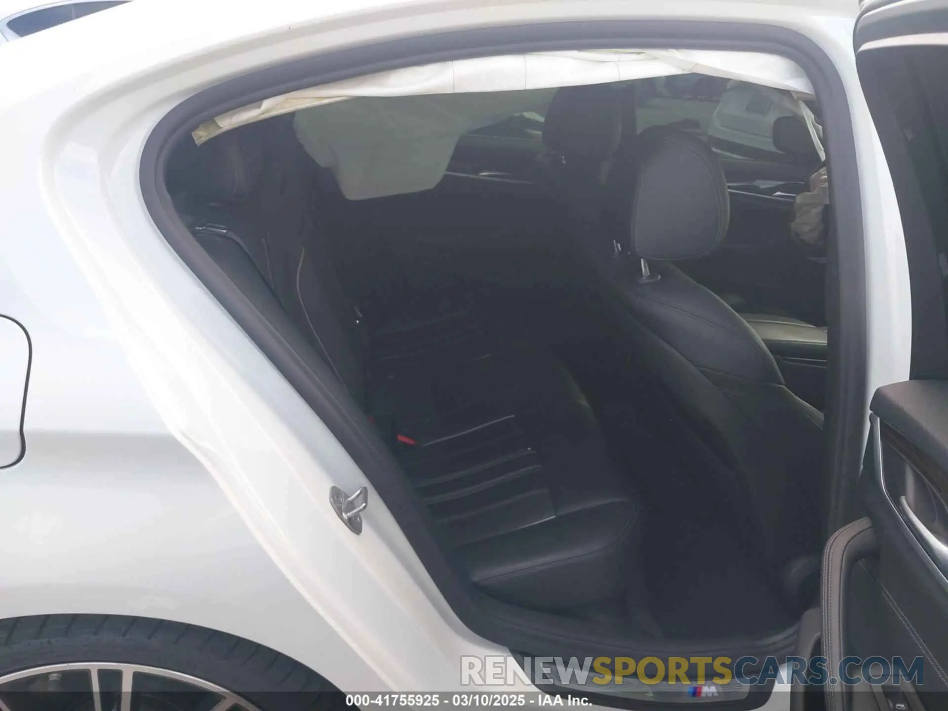 8 fotografías del automóvil dañado WBAJE5C55KWW18387 BMW 540I 2019
