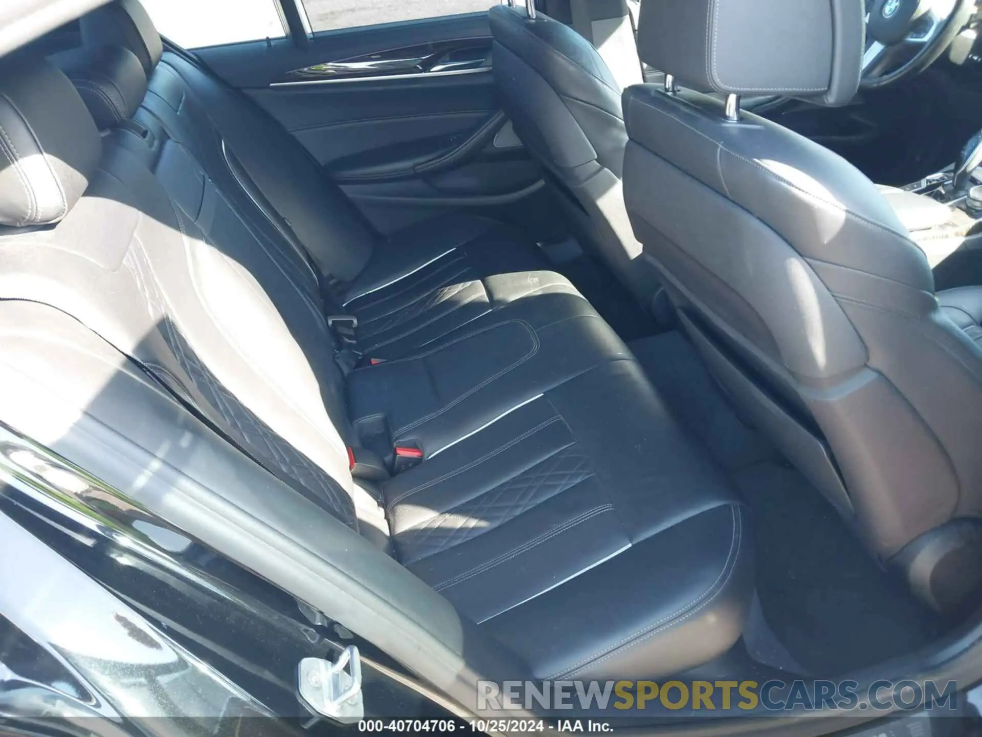 8 fotografías del automóvil dañado WBAJE5C56KWE66476 BMW 540I 2019