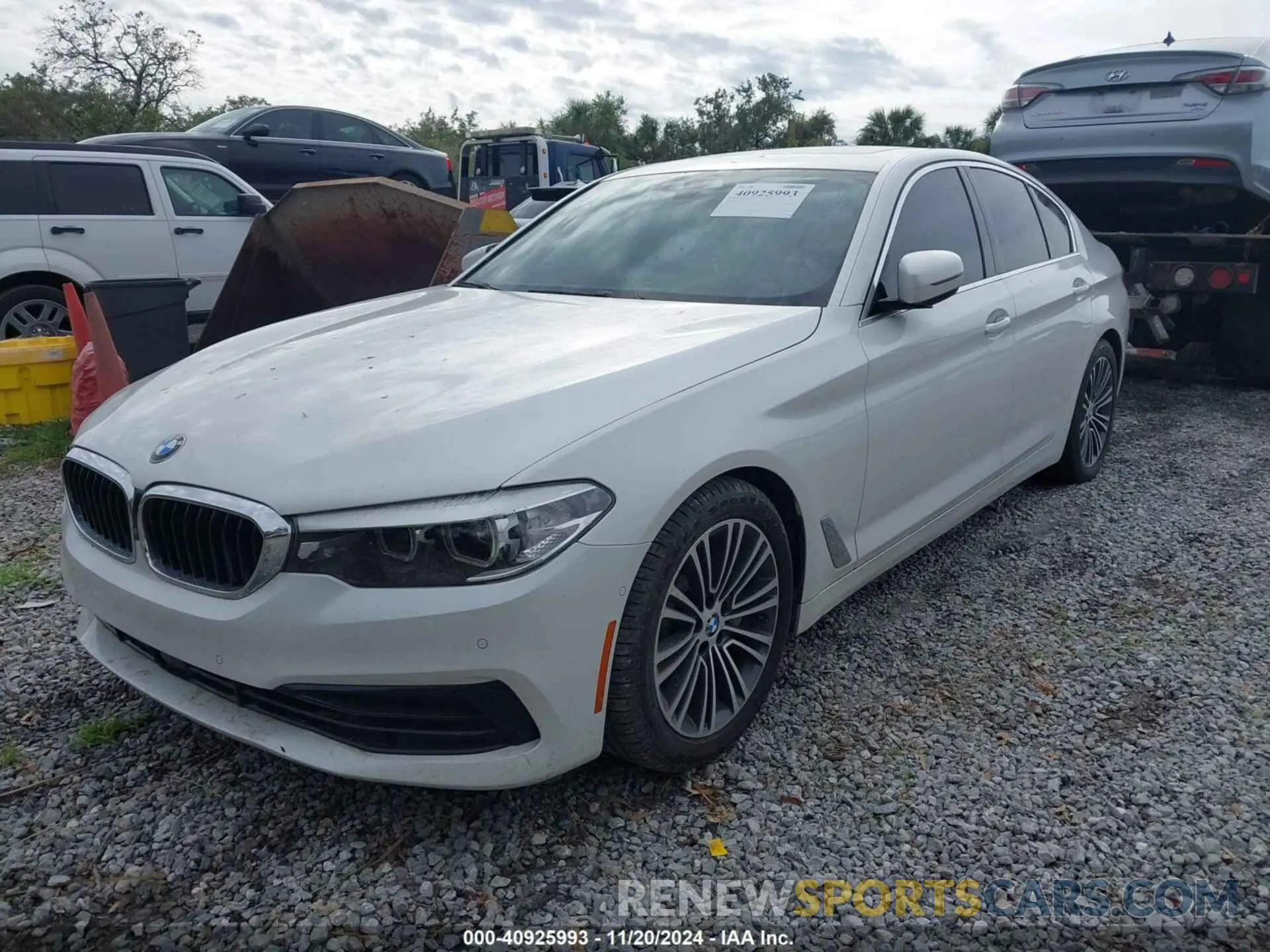 2 fotografías del automóvil dañado WBAJE5C57KWE66082 BMW 540I 2019