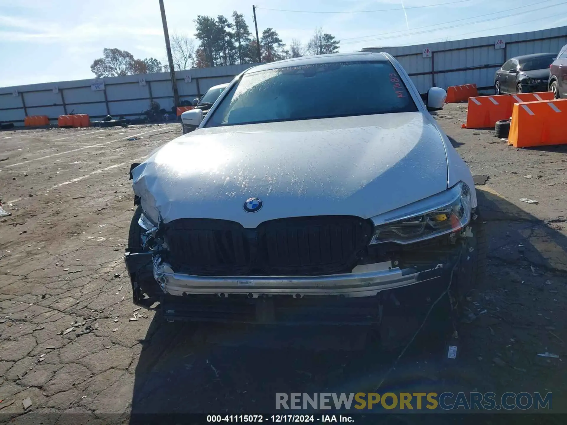 11 fotografías del automóvil dañado WBAJE5C59KBM76813 BMW 540I 2019