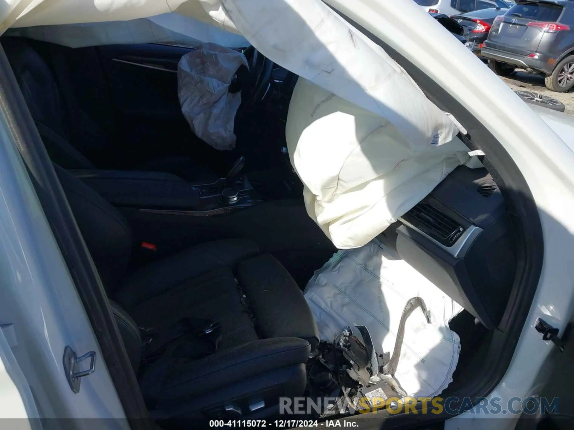5 fotografías del automóvil dañado WBAJE5C59KBM76813 BMW 540I 2019