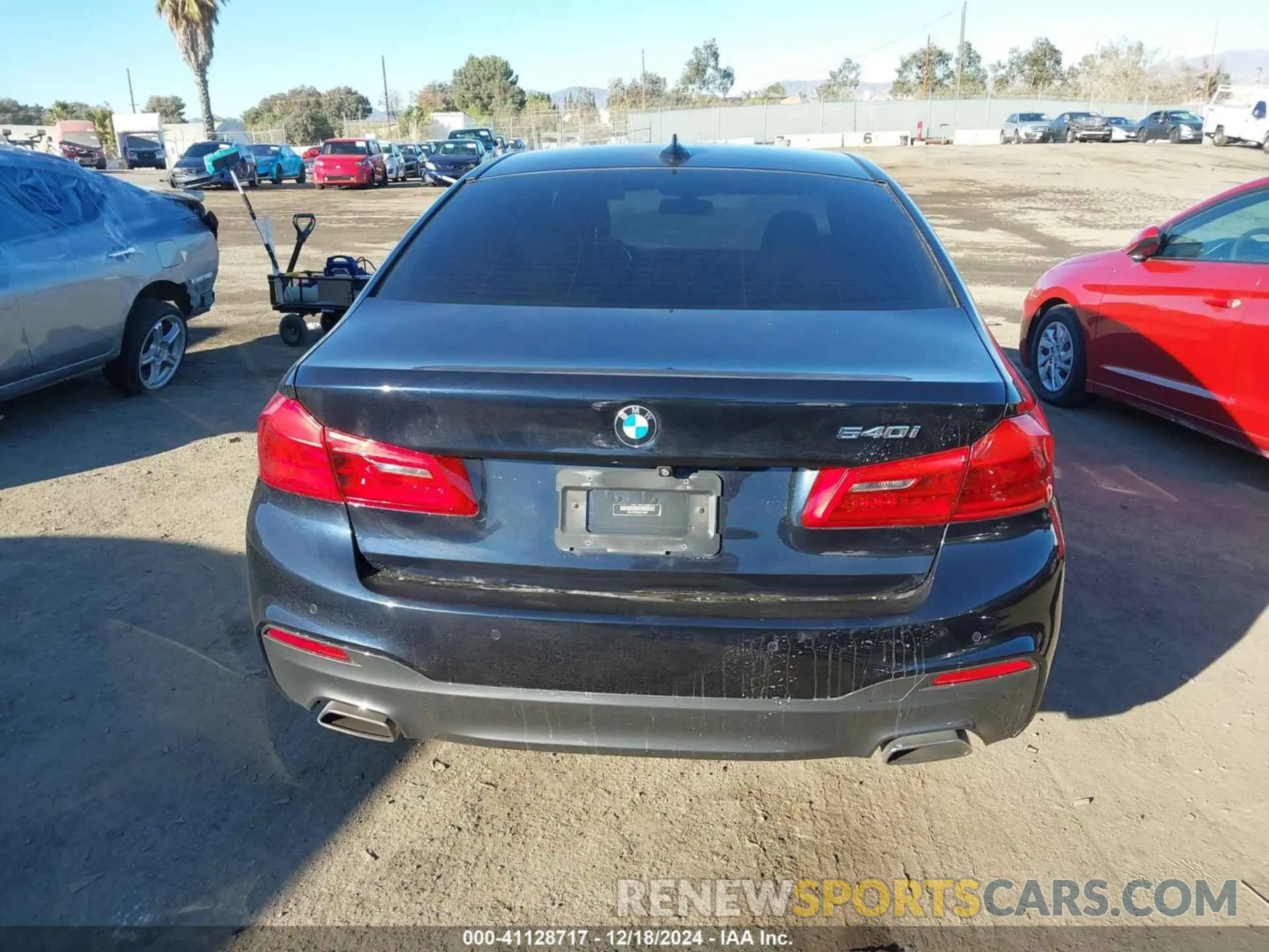16 fotografías del automóvil dañado WBAJE5C59KWE66651 BMW 540I 2019