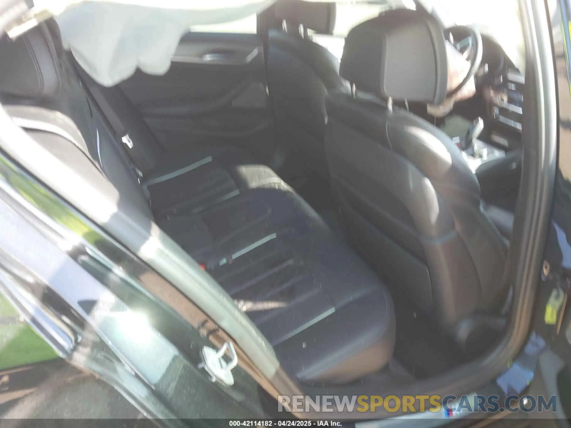 8 fotografías del automóvil dañado WBAJE5C59KWW11104 BMW 540I 2019