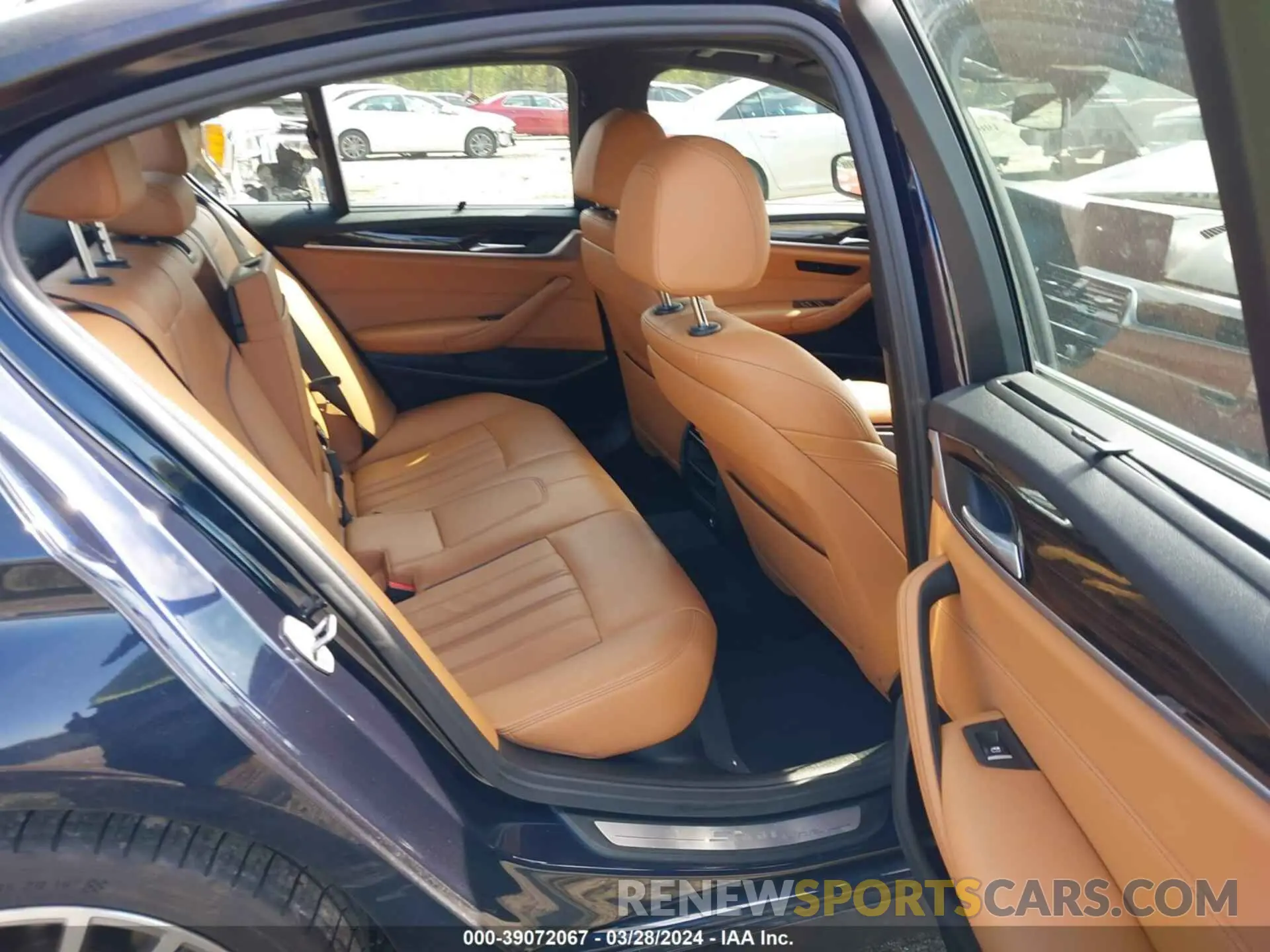 8 fotografías del automóvil dañado WBAJE5C5XKWW14481 BMW 540I 2019