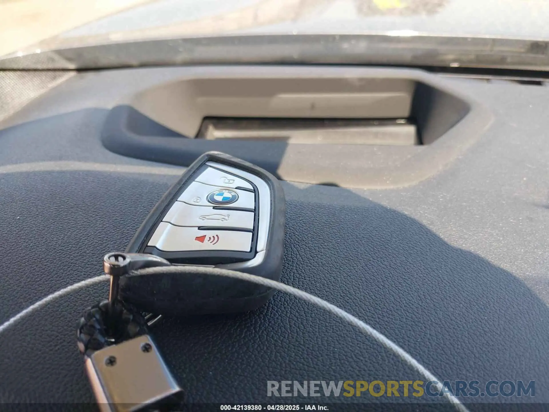11 fotografías del automóvil dañado WBAJE5C5XKWW20300 BMW 540I 2019