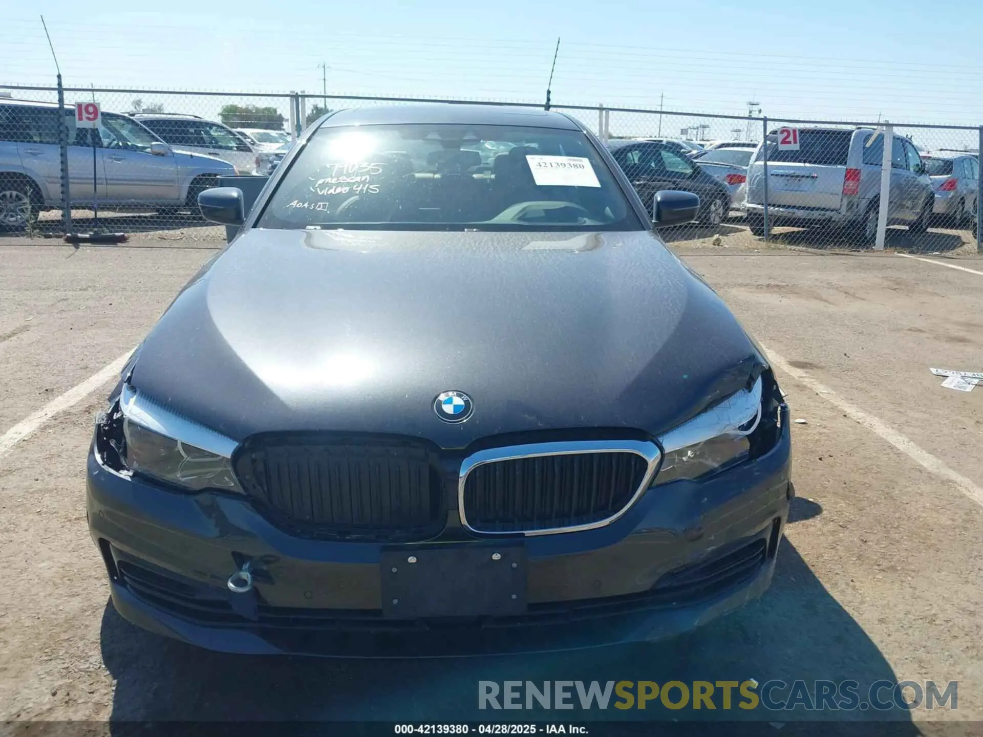 12 fotografías del automóvil dañado WBAJE5C5XKWW20300 BMW 540I 2019
