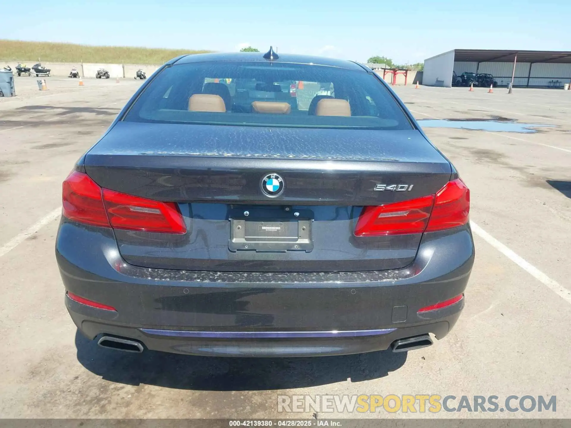 16 fotografías del automóvil dañado WBAJE5C5XKWW20300 BMW 540I 2019