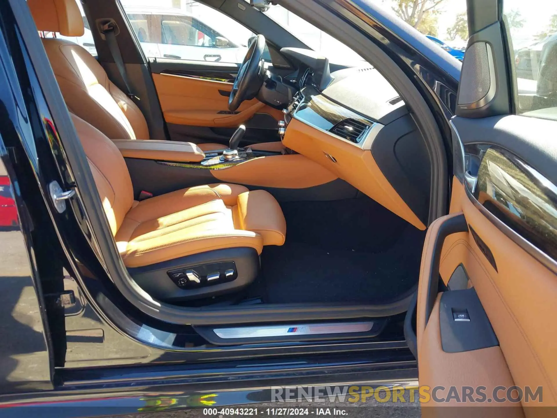 5 fotografías del automóvil dañado WBAJE7C50KWD55787 BMW 540I 2019