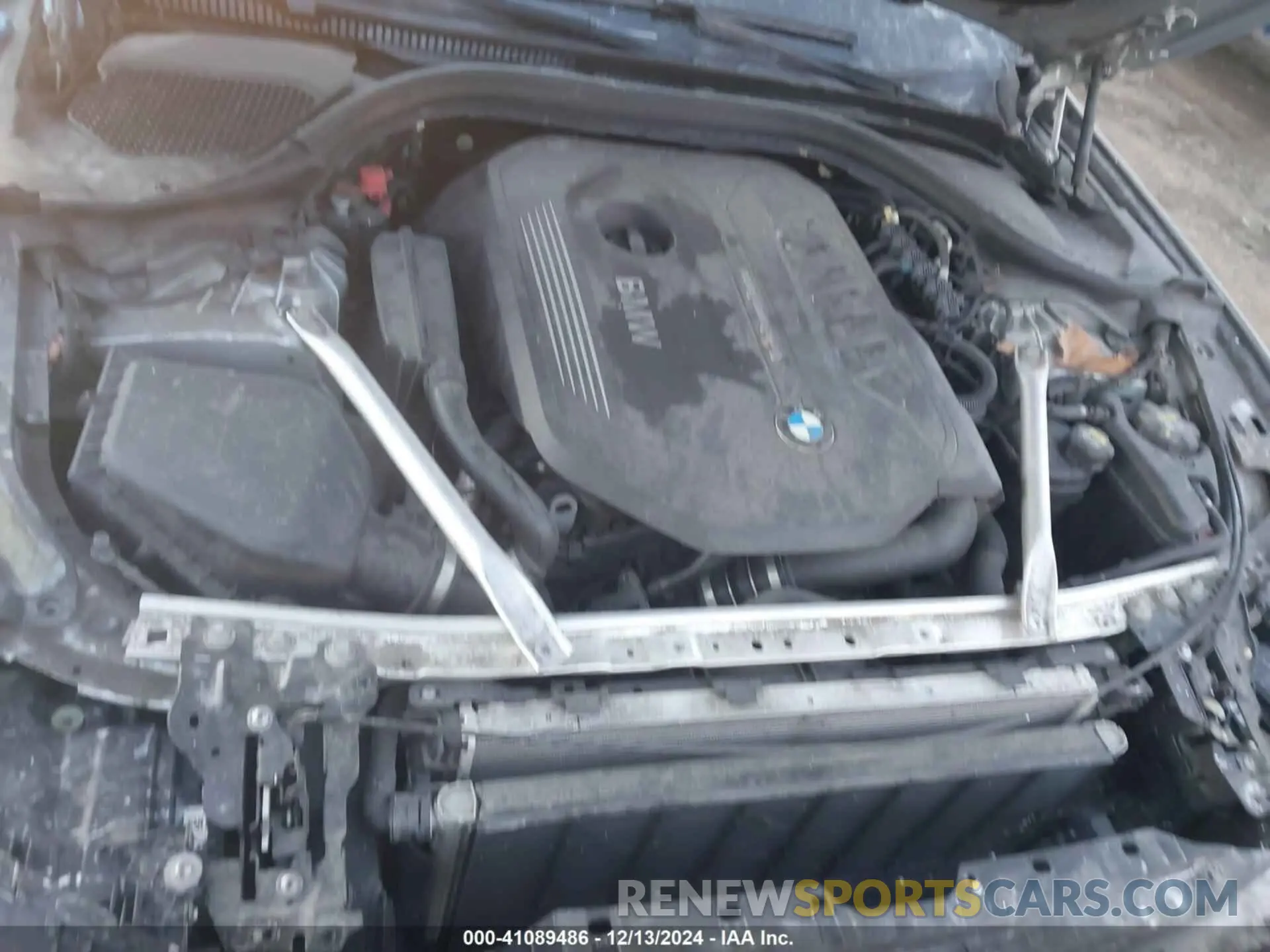 10 fotografías del automóvil dañado WBAJE7C57KWW15776 BMW 540I 2019