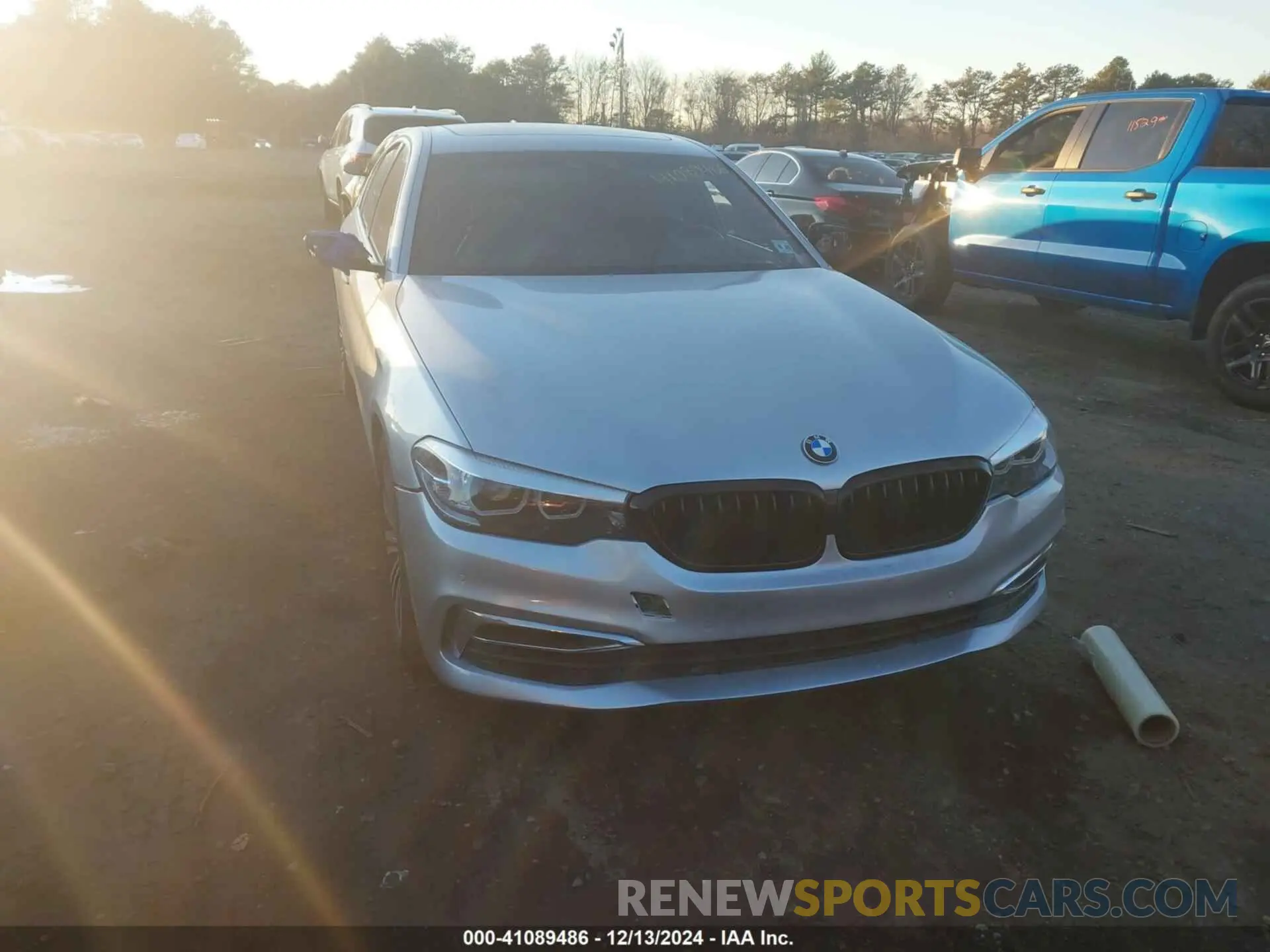 12 fotografías del automóvil dañado WBAJE7C57KWW15776 BMW 540I 2019