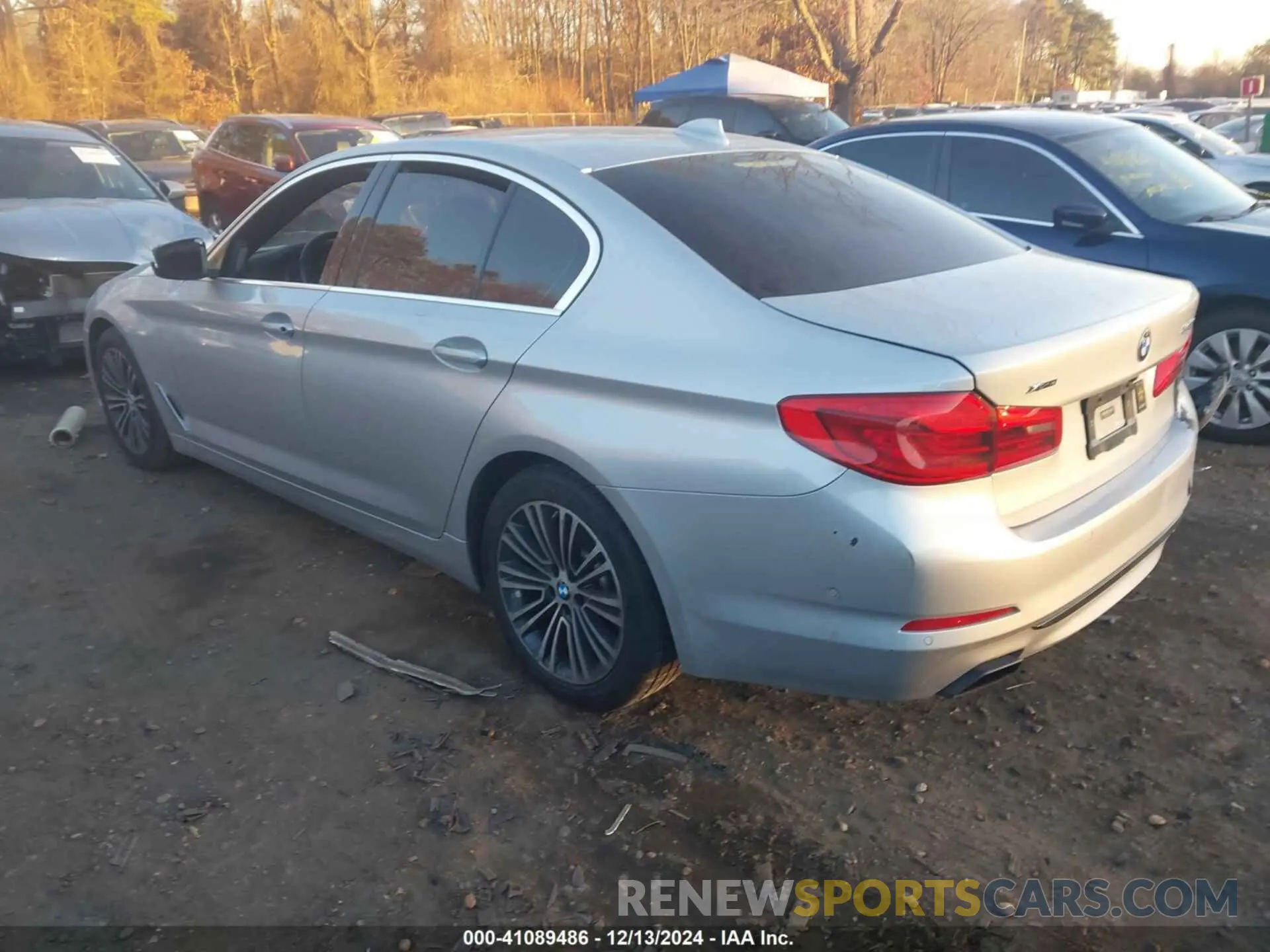 3 fotografías del automóvil dañado WBAJE7C57KWW15776 BMW 540I 2019
