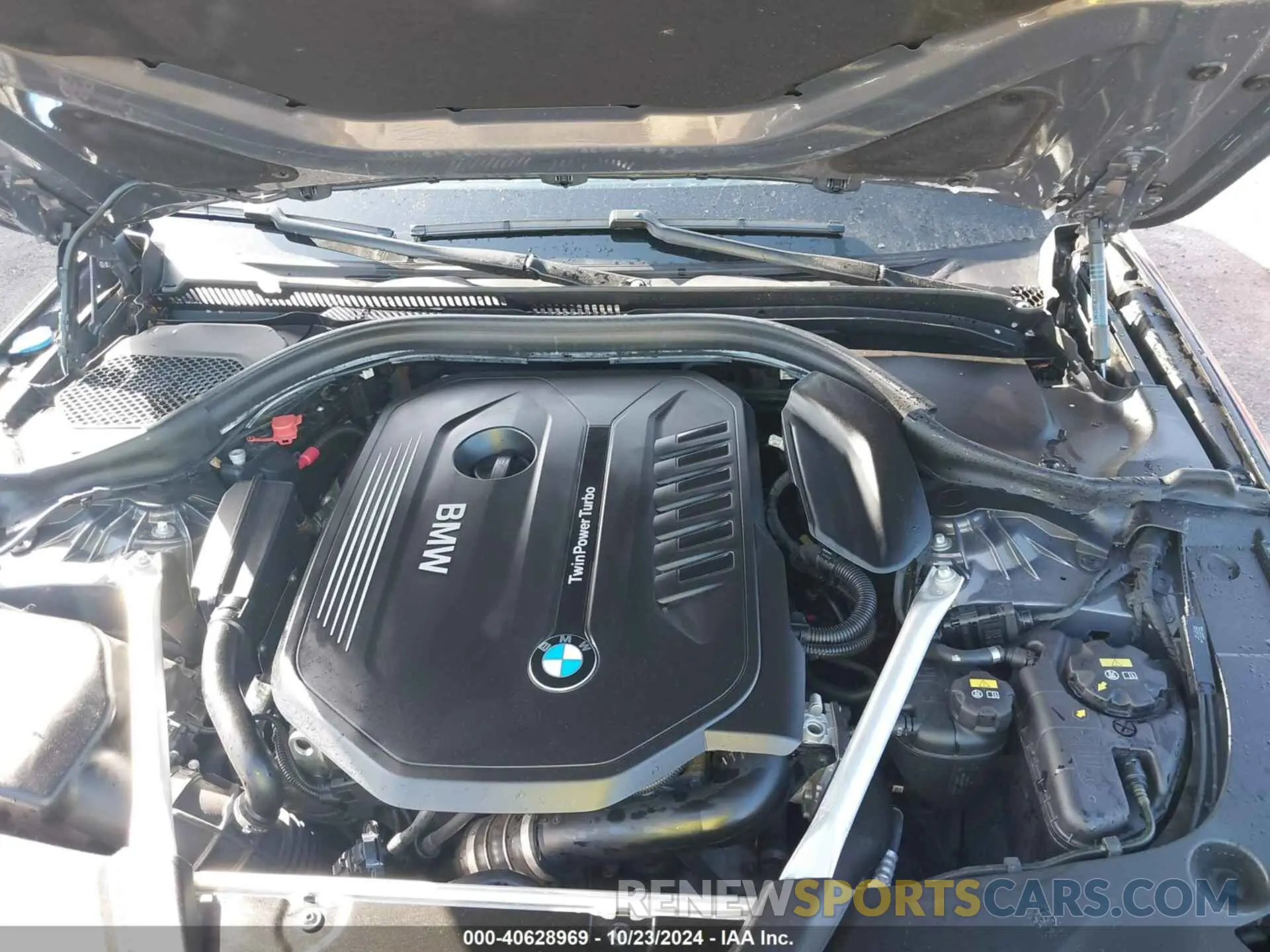 10 fotografías del automóvil dañado WBAJE7C58KG892575 BMW 540I 2019