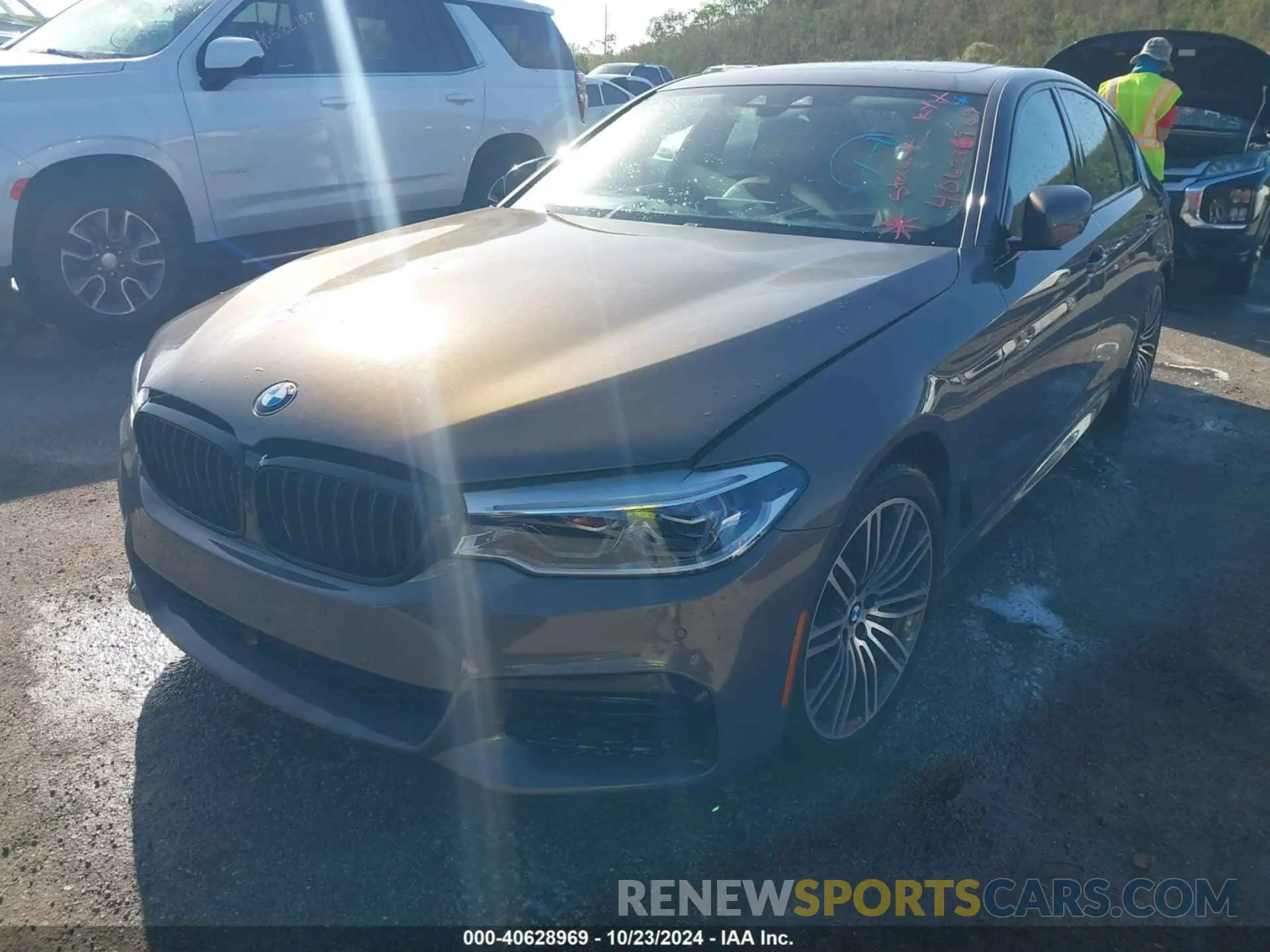 2 fotografías del automóvil dañado WBAJE7C58KG892575 BMW 540I 2019