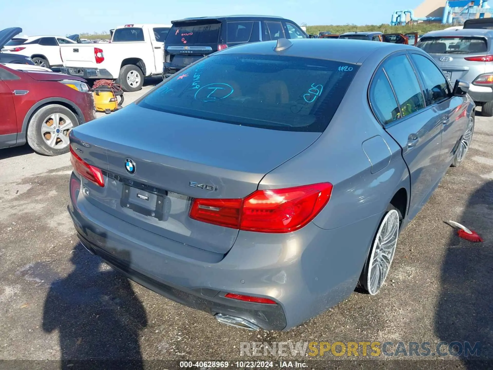 4 fotografías del automóvil dañado WBAJE7C58KG892575 BMW 540I 2019