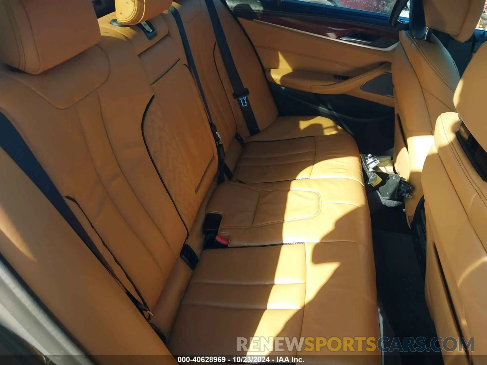 8 fotografías del automóvil dañado WBAJE7C58KG892575 BMW 540I 2019