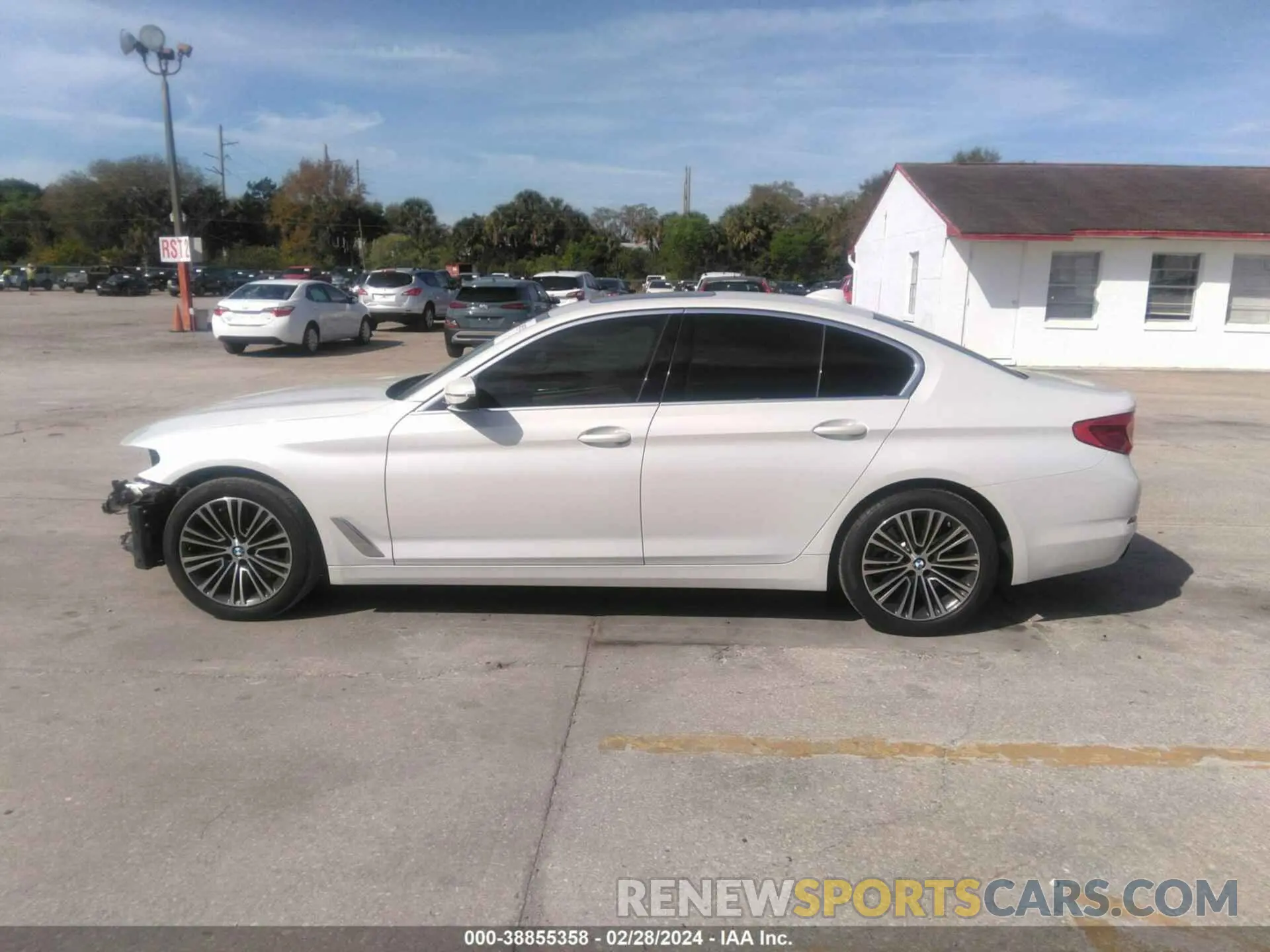 13 fotografías del automóvil dañado WBAJS1C01LCD90528 BMW 540I 2020
