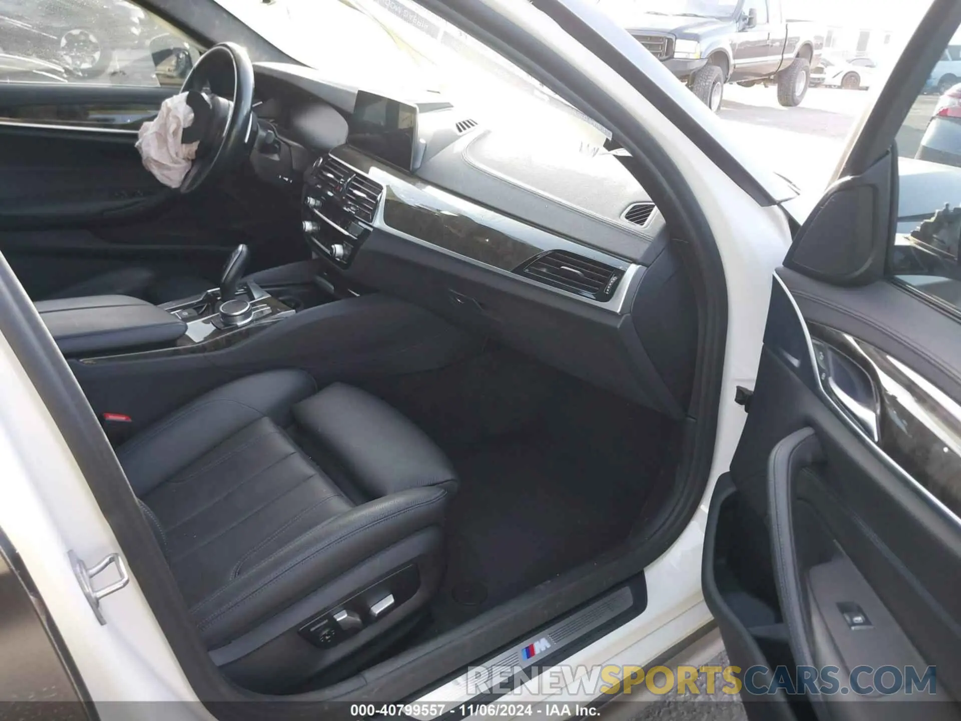 5 fotografías del automóvil dañado WBAJS1C06LCD26520 BMW 540I 2020