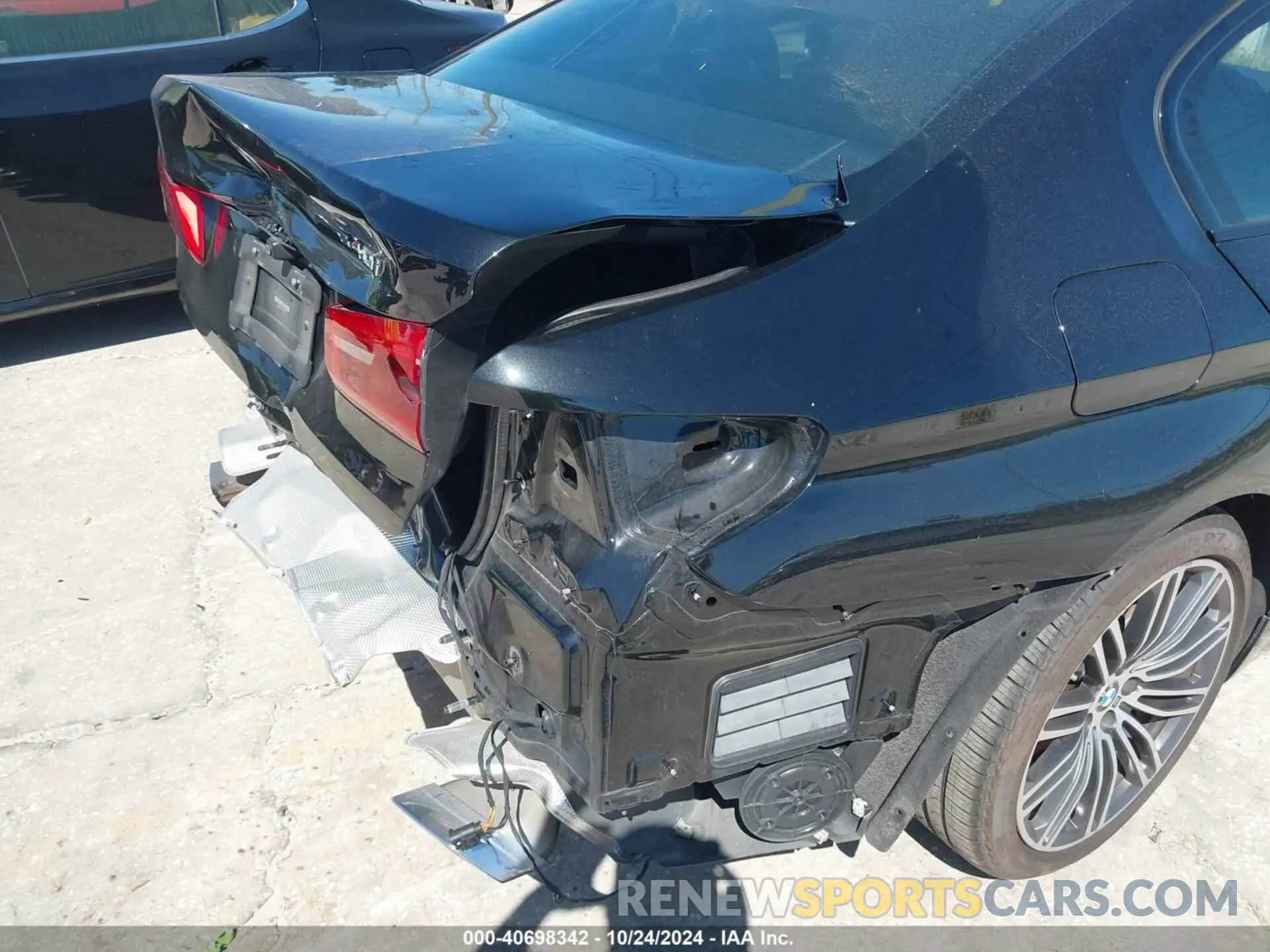 19 fotografías del automóvil dañado WBAJS1C08LCD17978 BMW 540I 2020