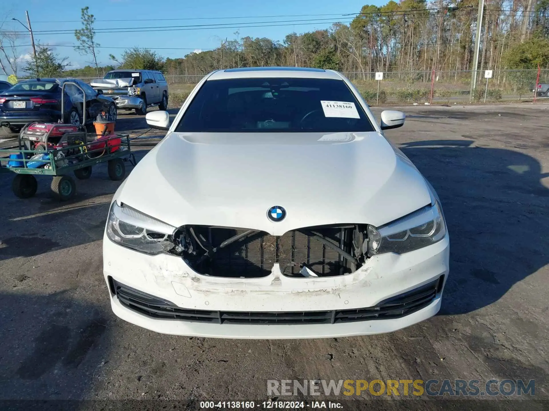 13 fotografías del automóvil dañado WBAJS1C08LCD70096 BMW 540I 2020