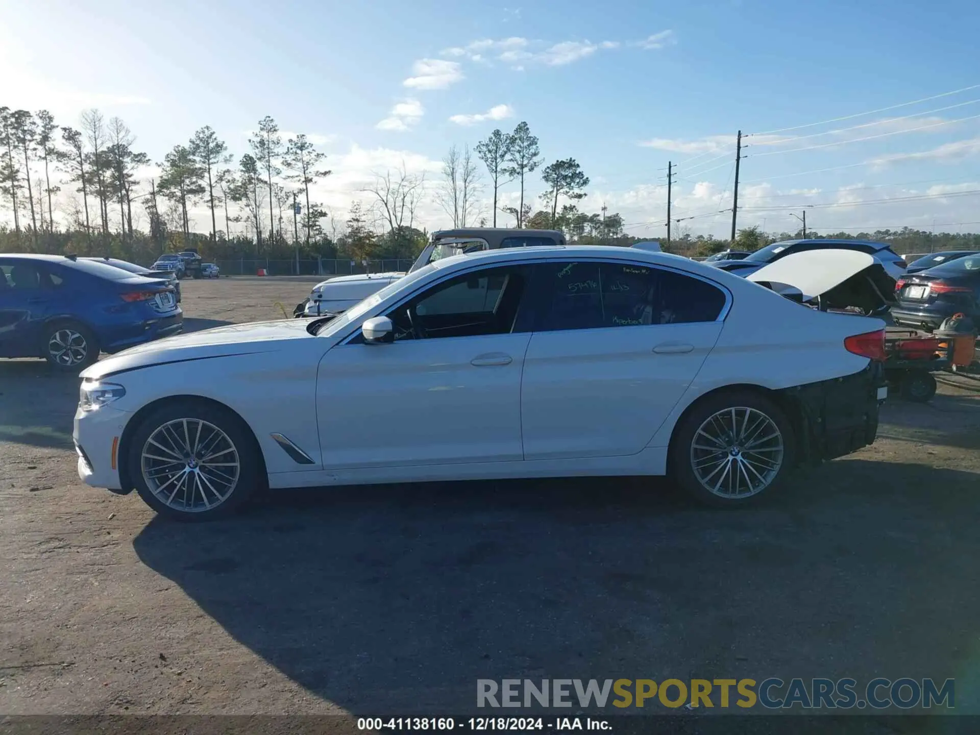 15 fotografías del automóvil dañado WBAJS1C08LCD70096 BMW 540I 2020