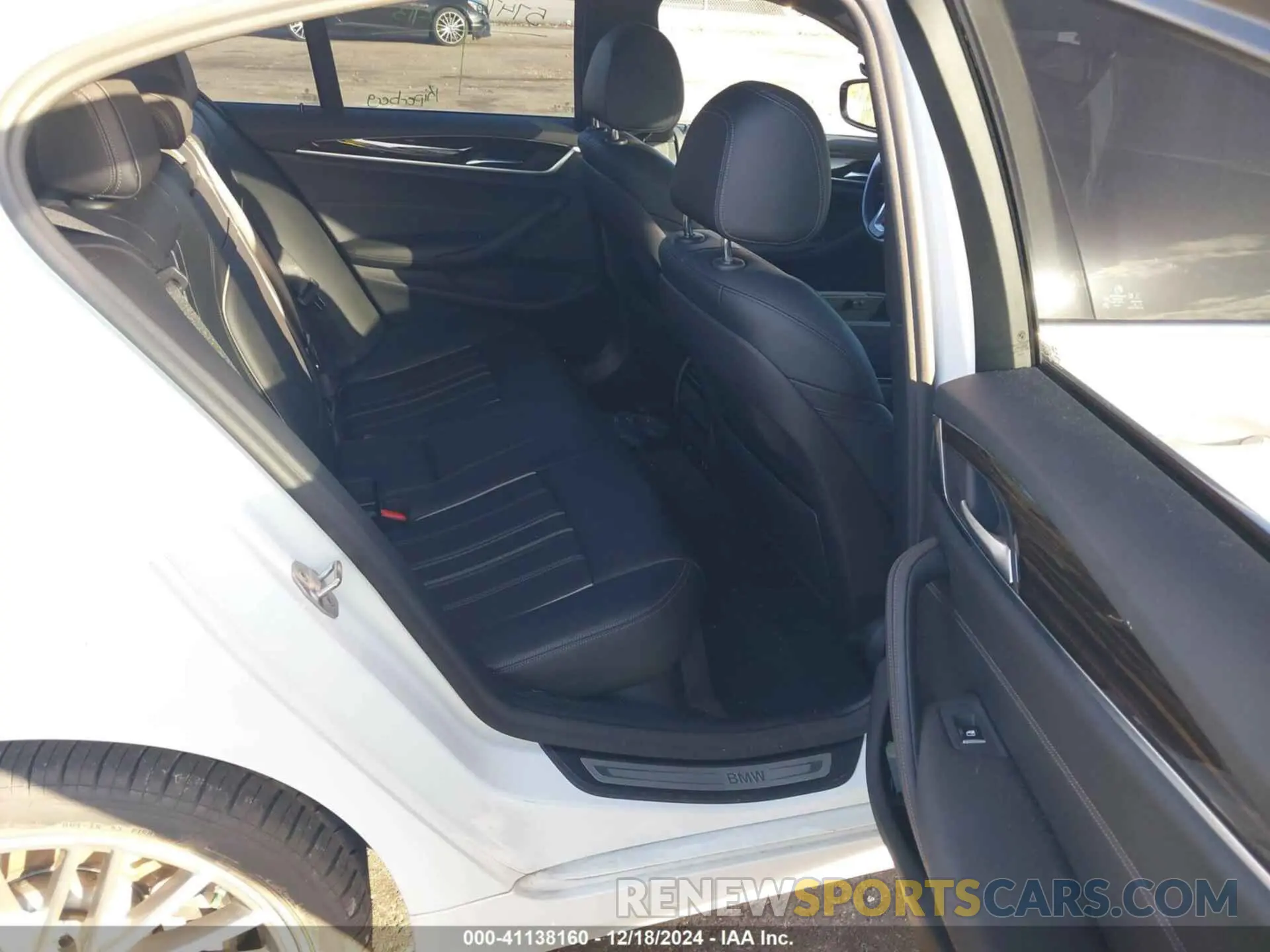 8 fotografías del automóvil dañado WBAJS1C08LCD70096 BMW 540I 2020