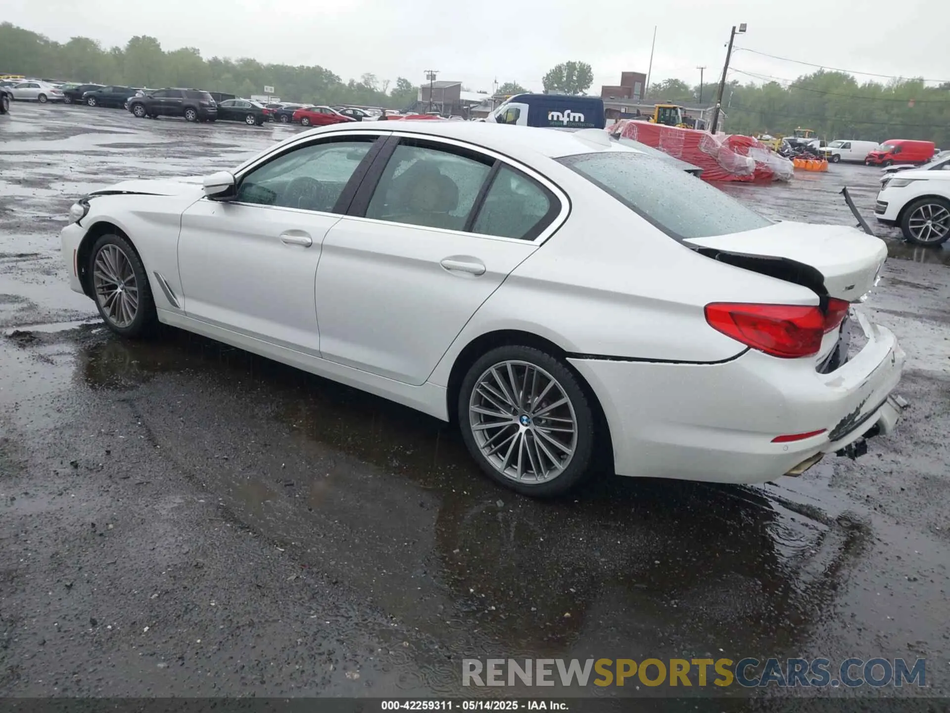 3 fotografías del automóvil dañado WBAJS3C00LWW68634 BMW 540I 2020