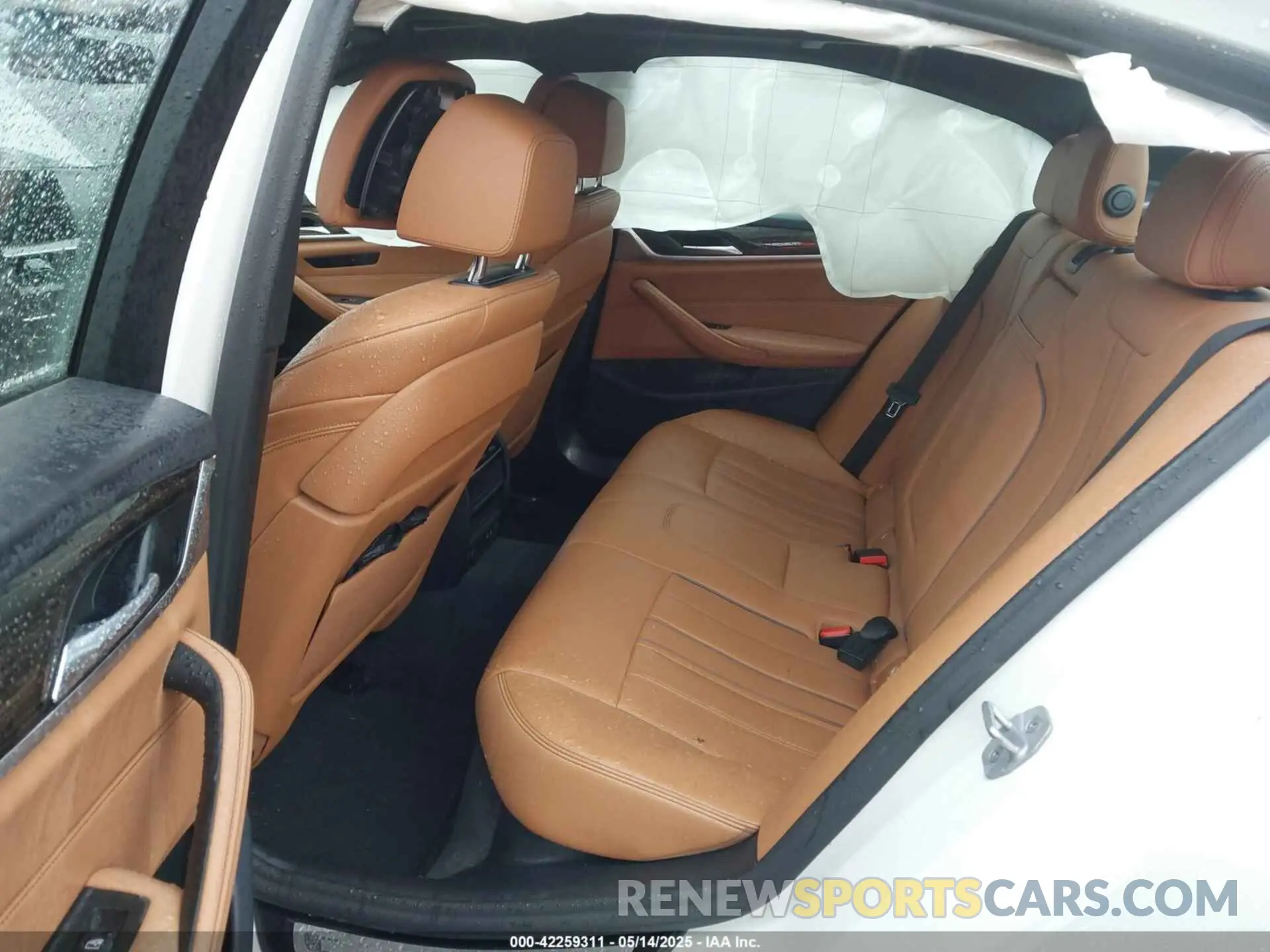 8 fotografías del automóvil dañado WBAJS3C00LWW68634 BMW 540I 2020
