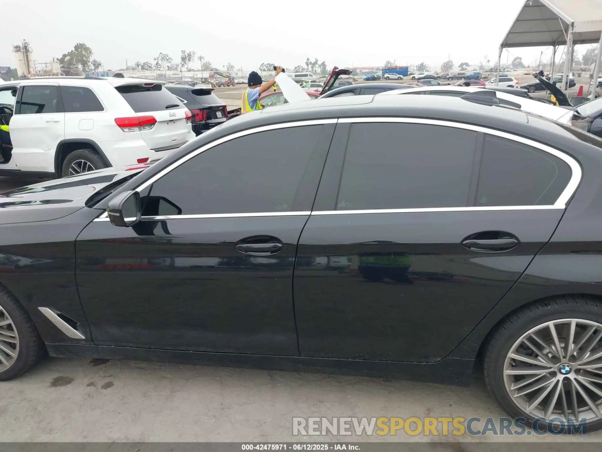 15 fotografías del automóvil dañado WBAJS3C07LWW67447 BMW 540I 2020